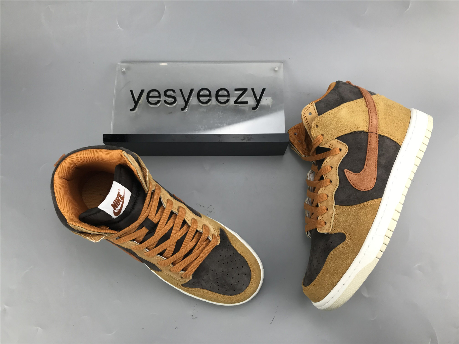 UA NIKE DUNK HIGH PREMIUM 