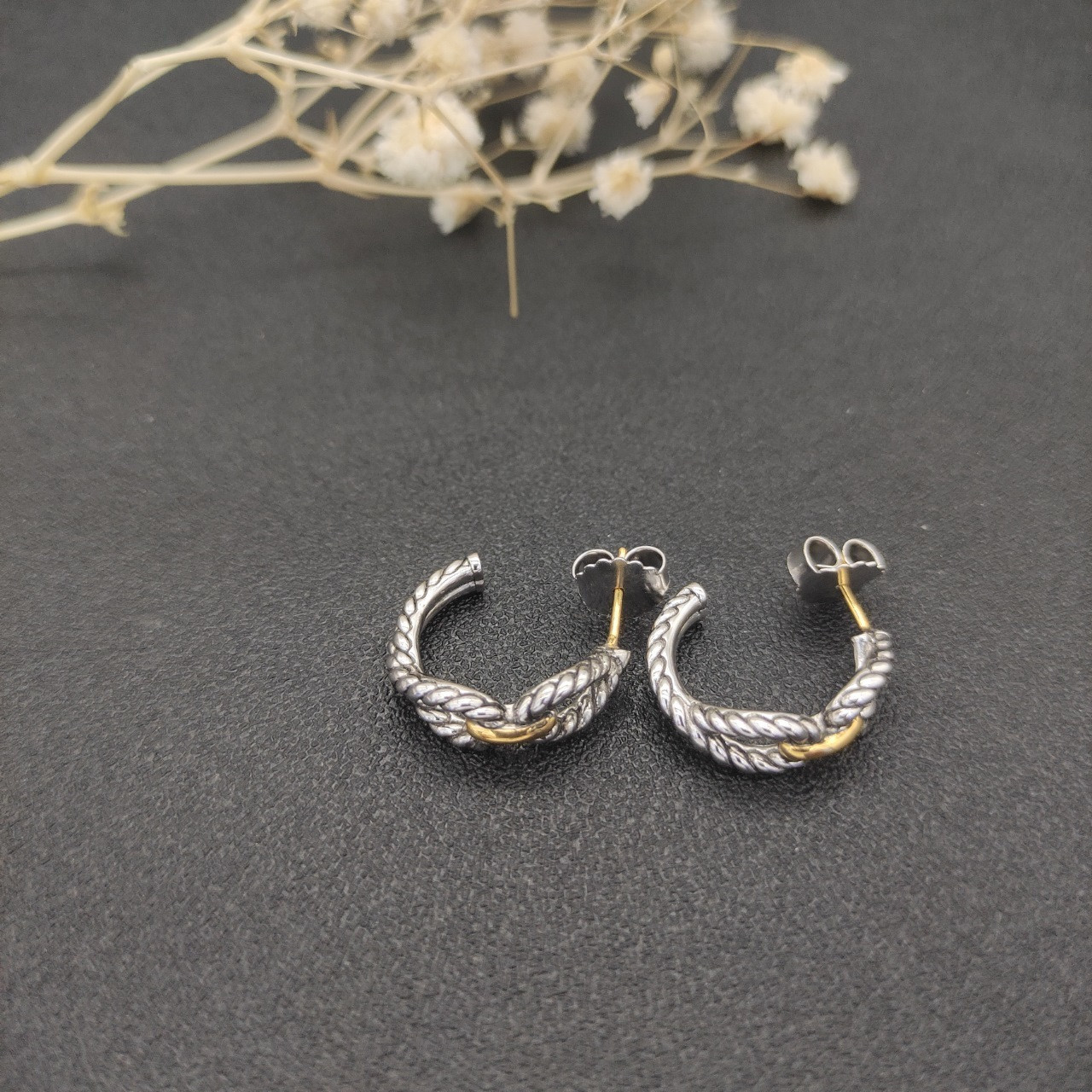 David Yurman Twisted Earrings(Inner diameter about 1.5cm)