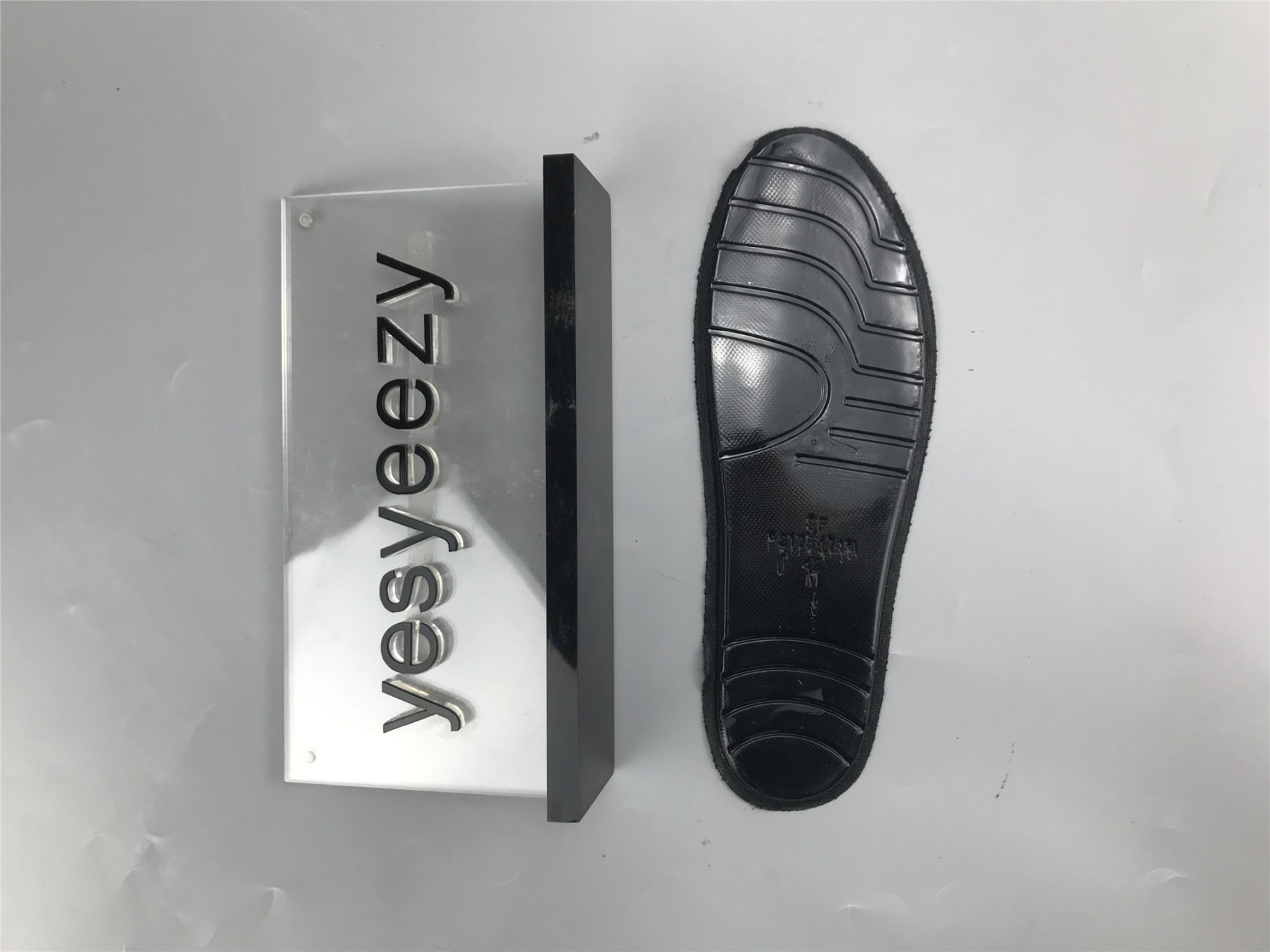 UA TRACK TRAINER BLACK TRANSPARENT SNEAKER
