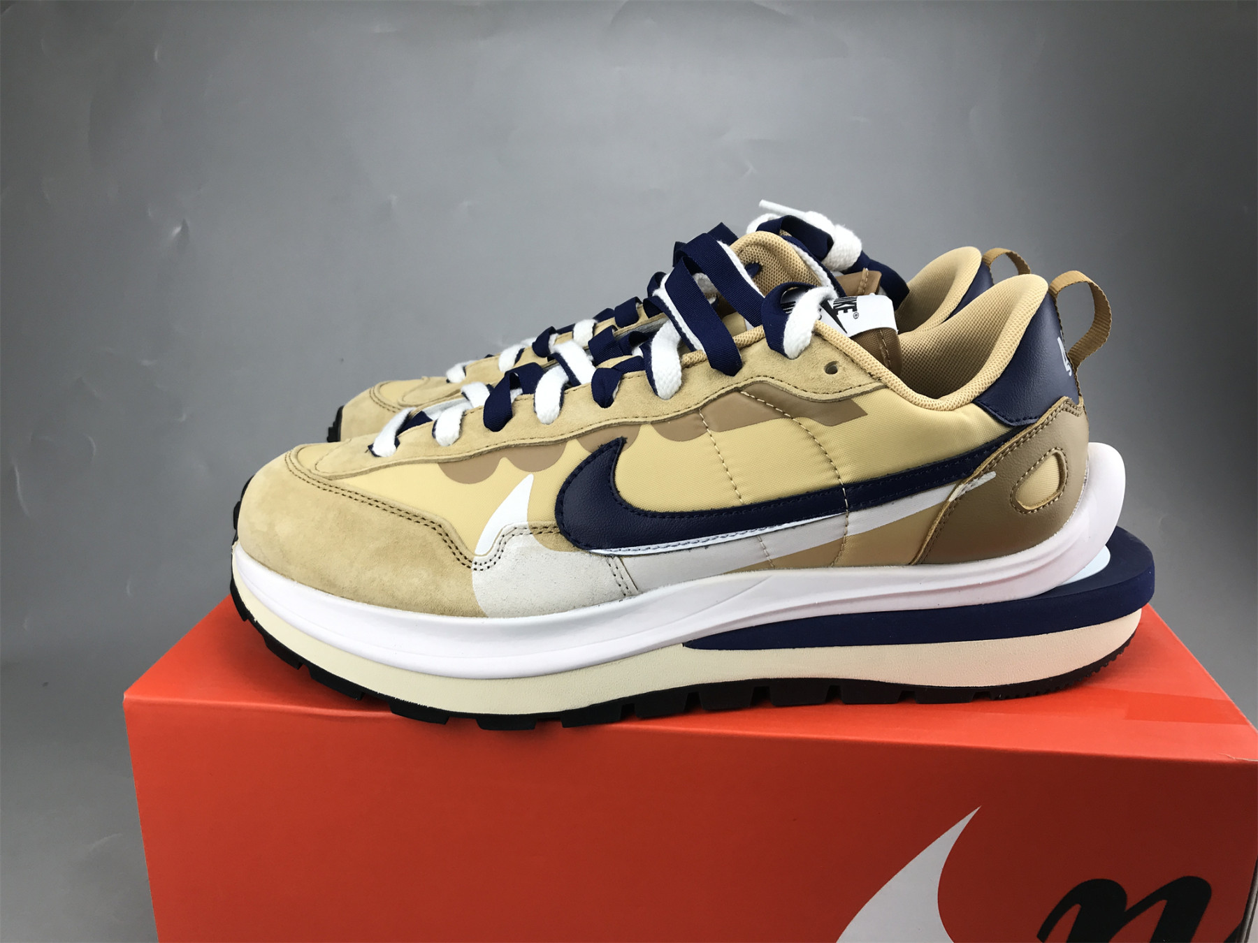 UA NIKE SACAI X VAPORWAFFLE 