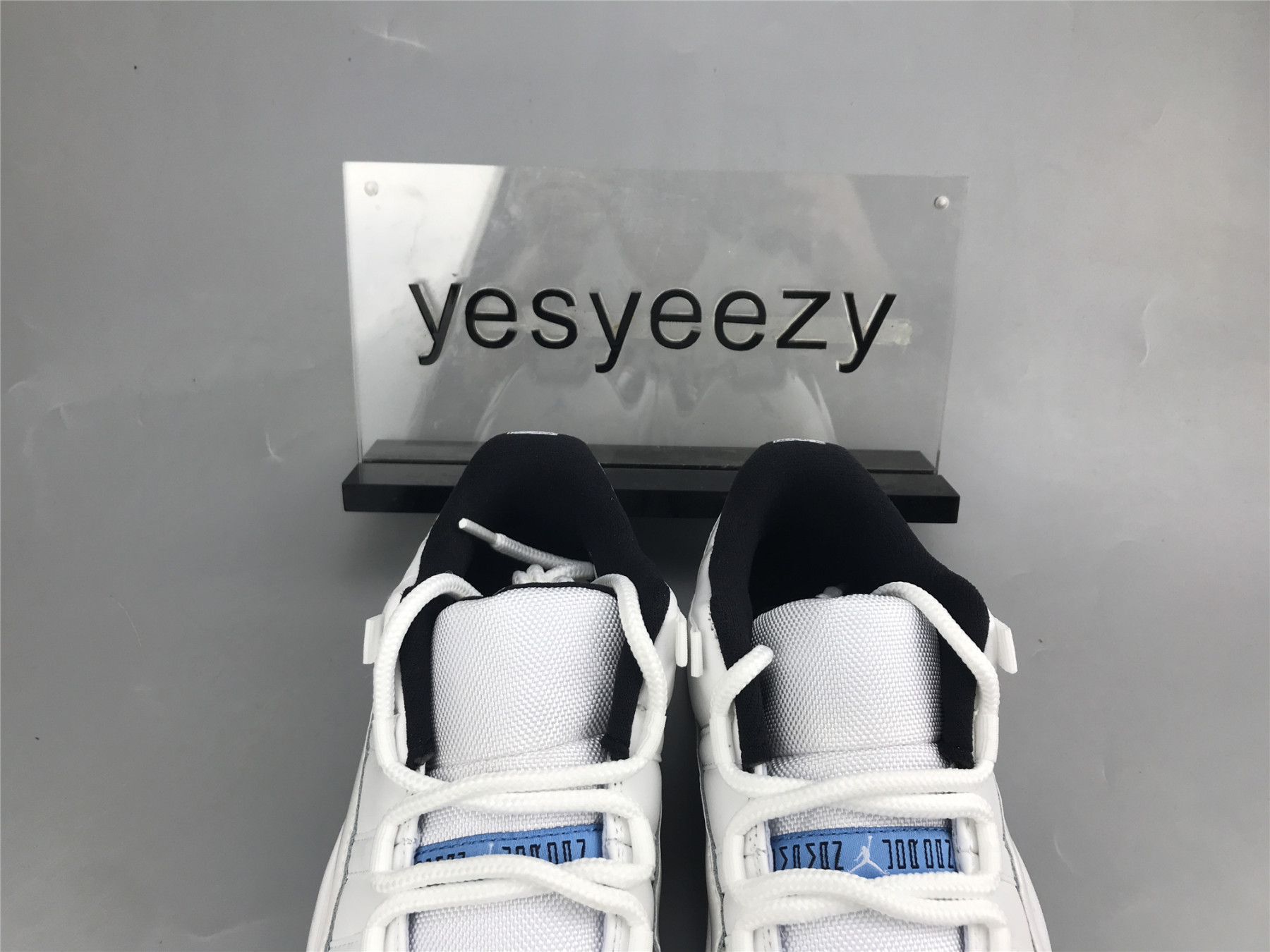 UA AIR JORDAN 11 RETRO LOW 