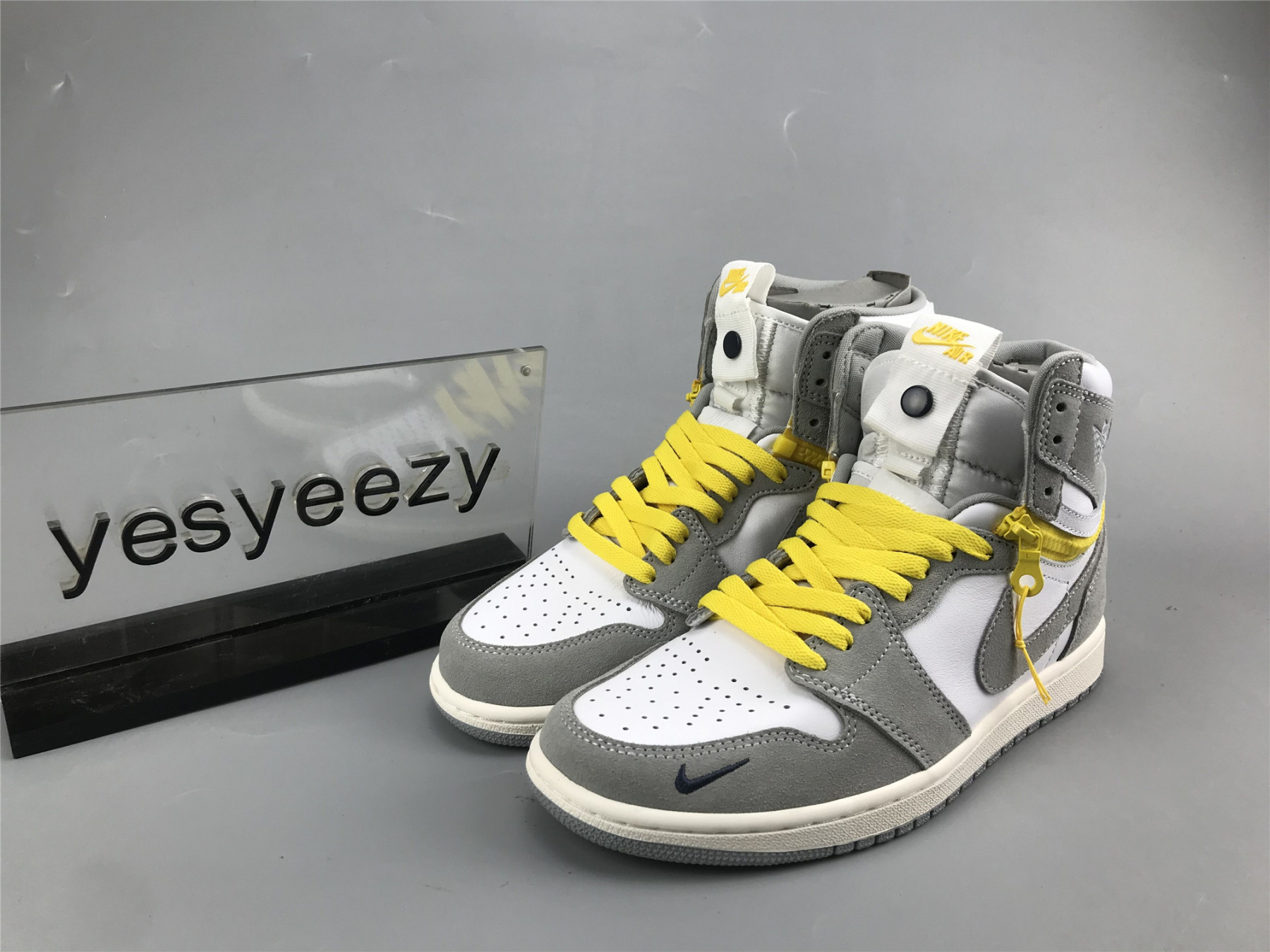 UA AIR JORDAN 1 HIGH SWITCH 