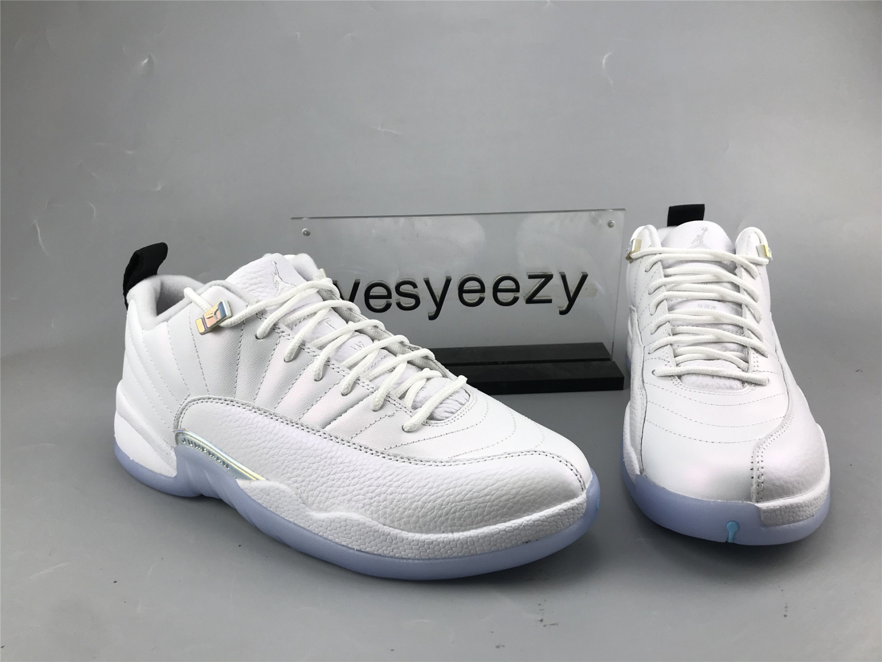 UA AIR JORDAN 12 RETRO LOW 