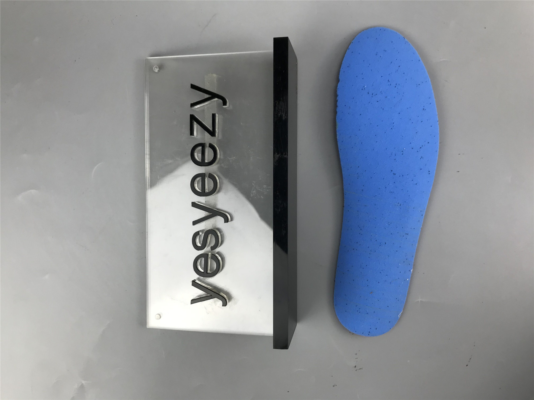 UA AIR JORDAN 12 RETRO LOW 