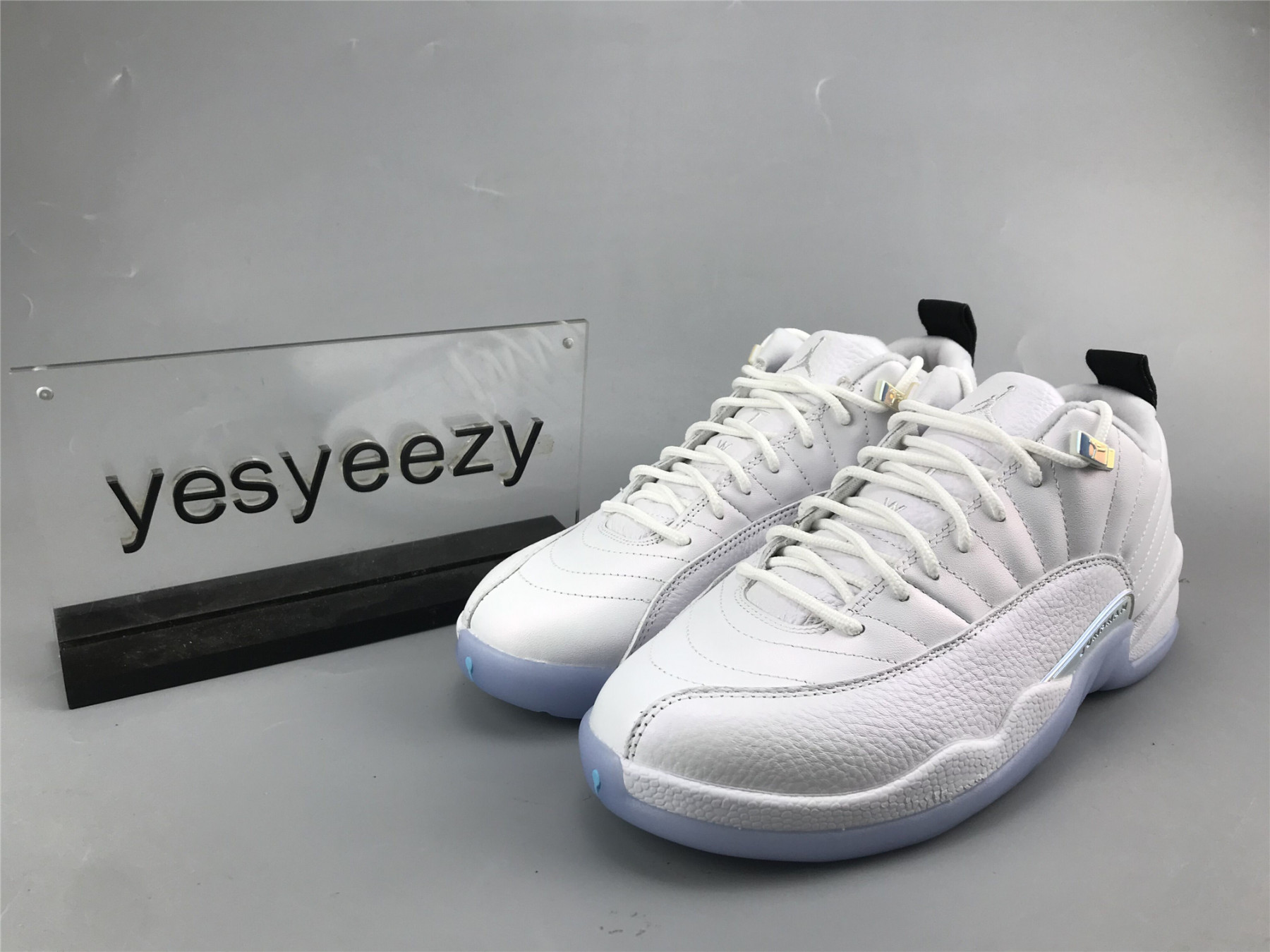 UA AIR JORDAN 12 RETRO LOW 