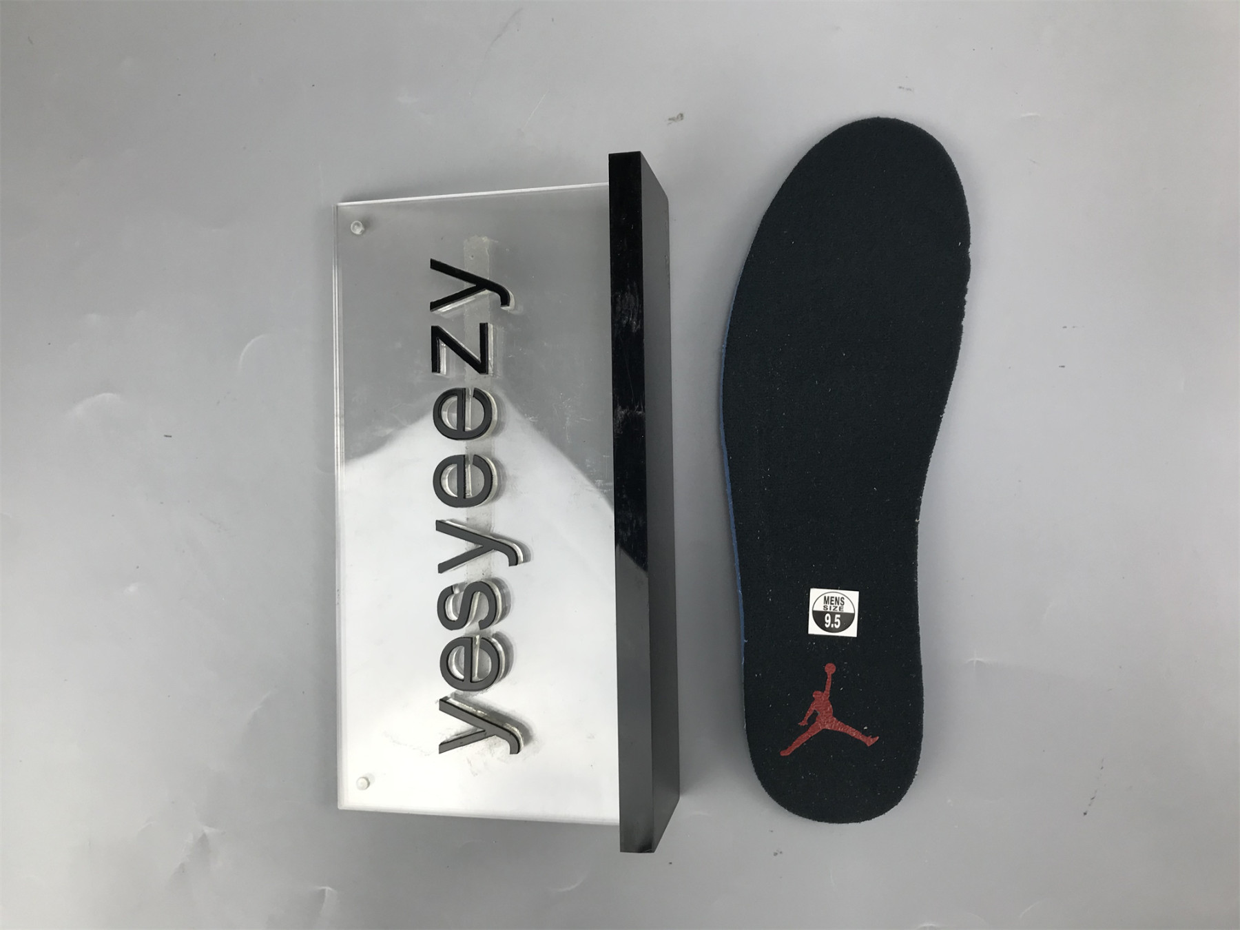 UA AIR JORDAN 12 RETRO 