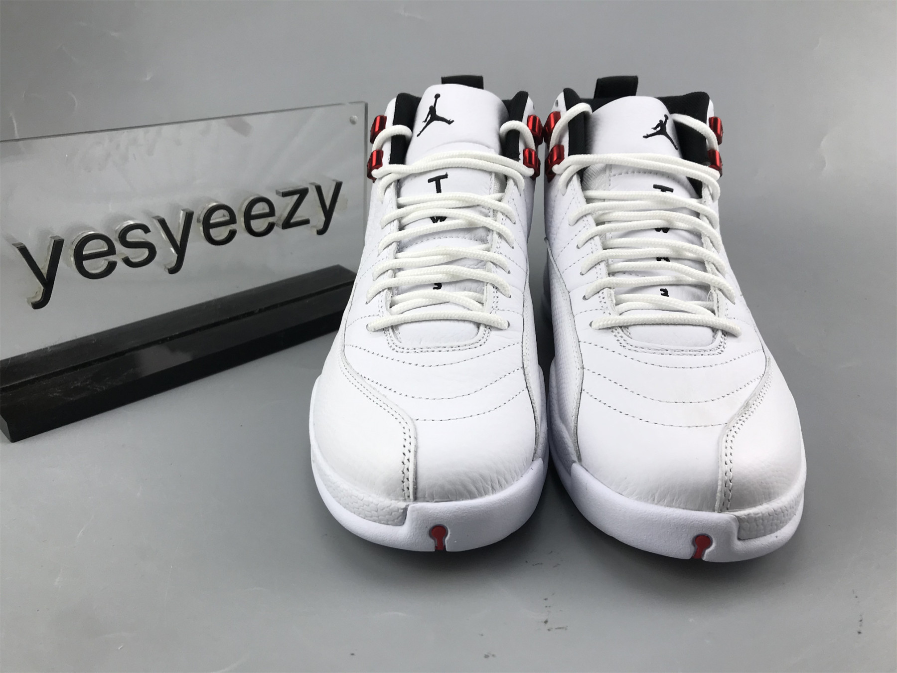 UA AIR JORDAN 12 RETRO 