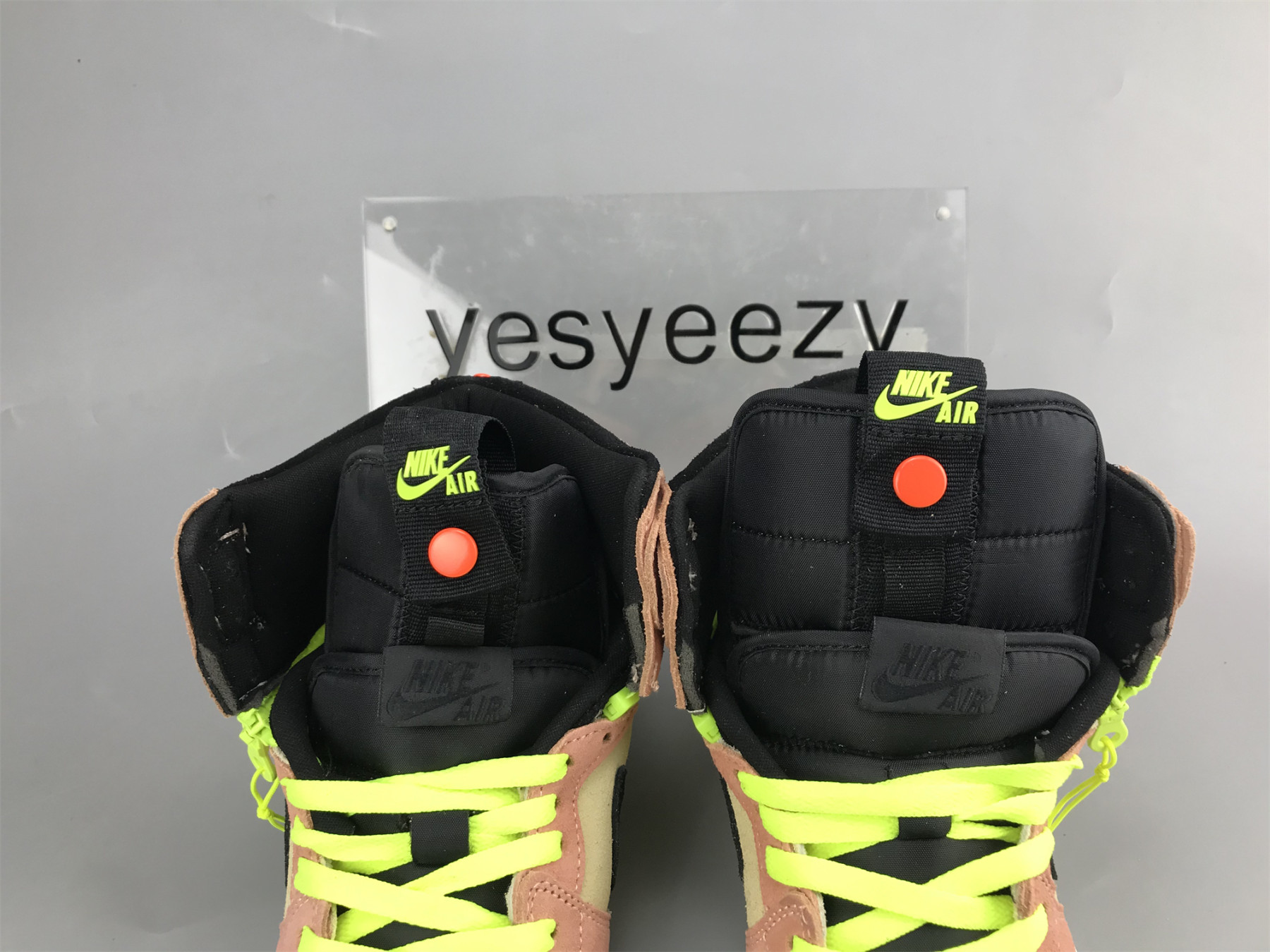 UA AIR JORDAN 1 HIGH SWITCH 