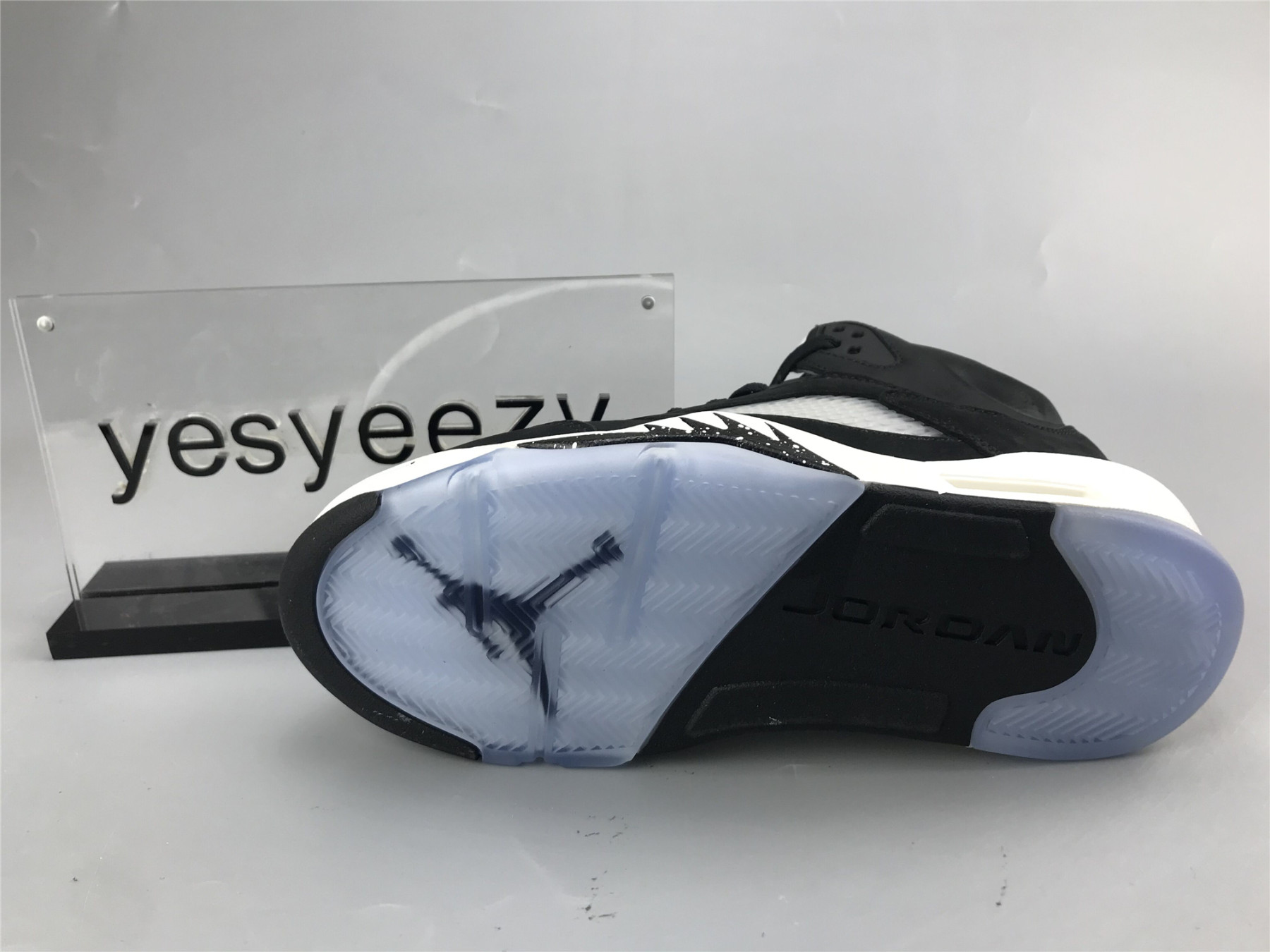 UA AIR JORDAN 5 RETRO 