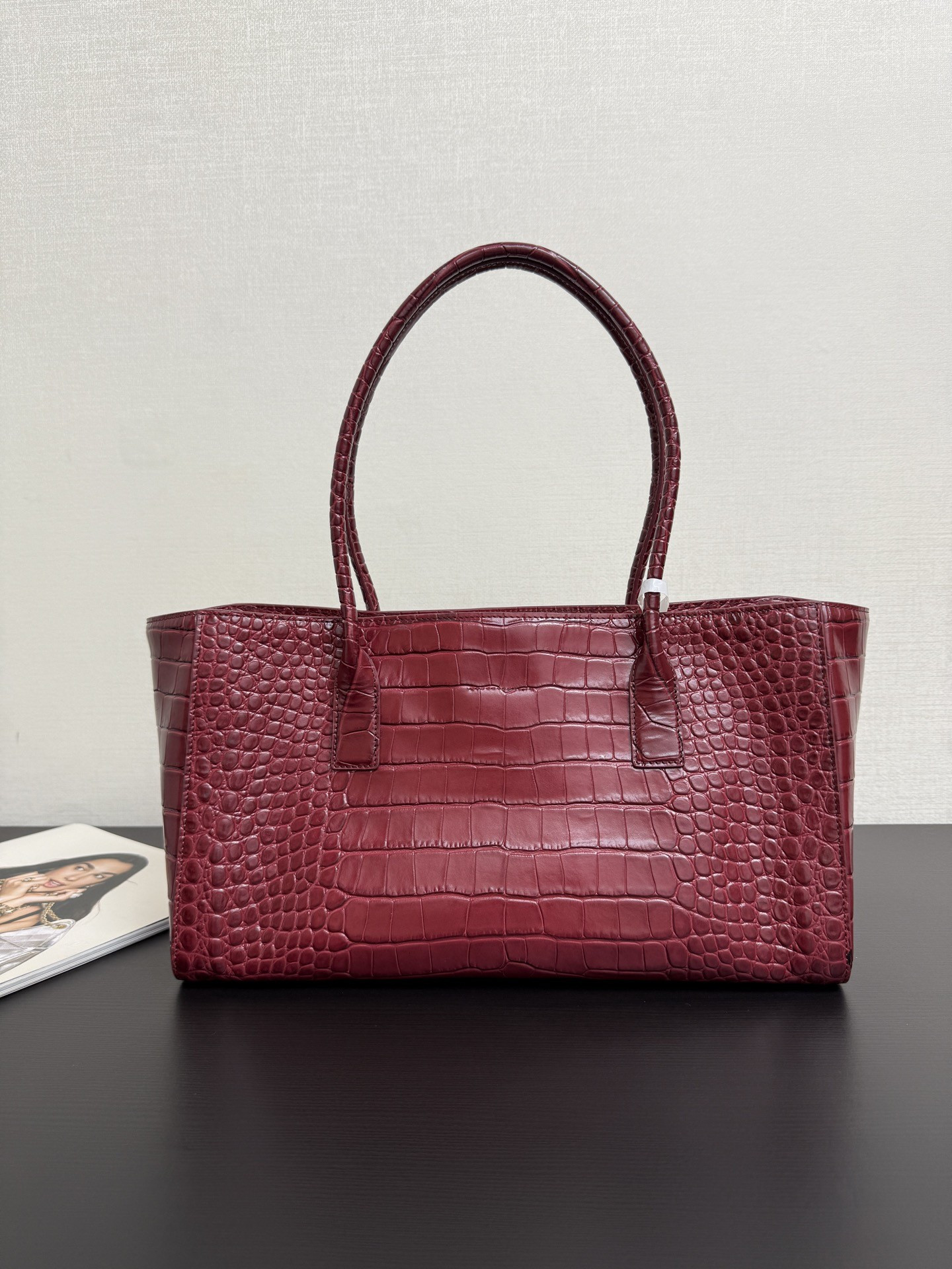 Ch**el tote crocodile-embossed bag 35x21x12cm
