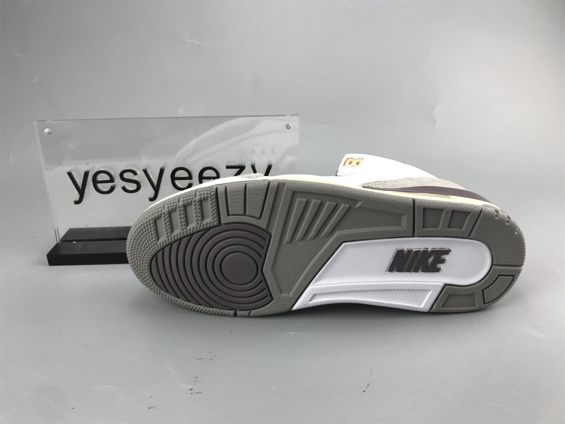 UA A MA MANIÃ‰RE X WMNS AIR JORDAN 3 RETRO SP 