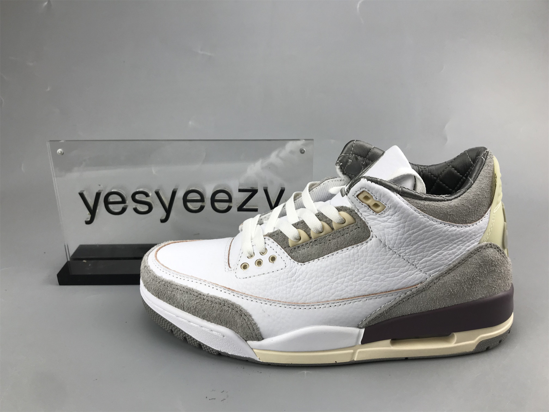UA A MA MANIÃ‰RE X WMNS AIR JORDAN 3 RETRO SP 