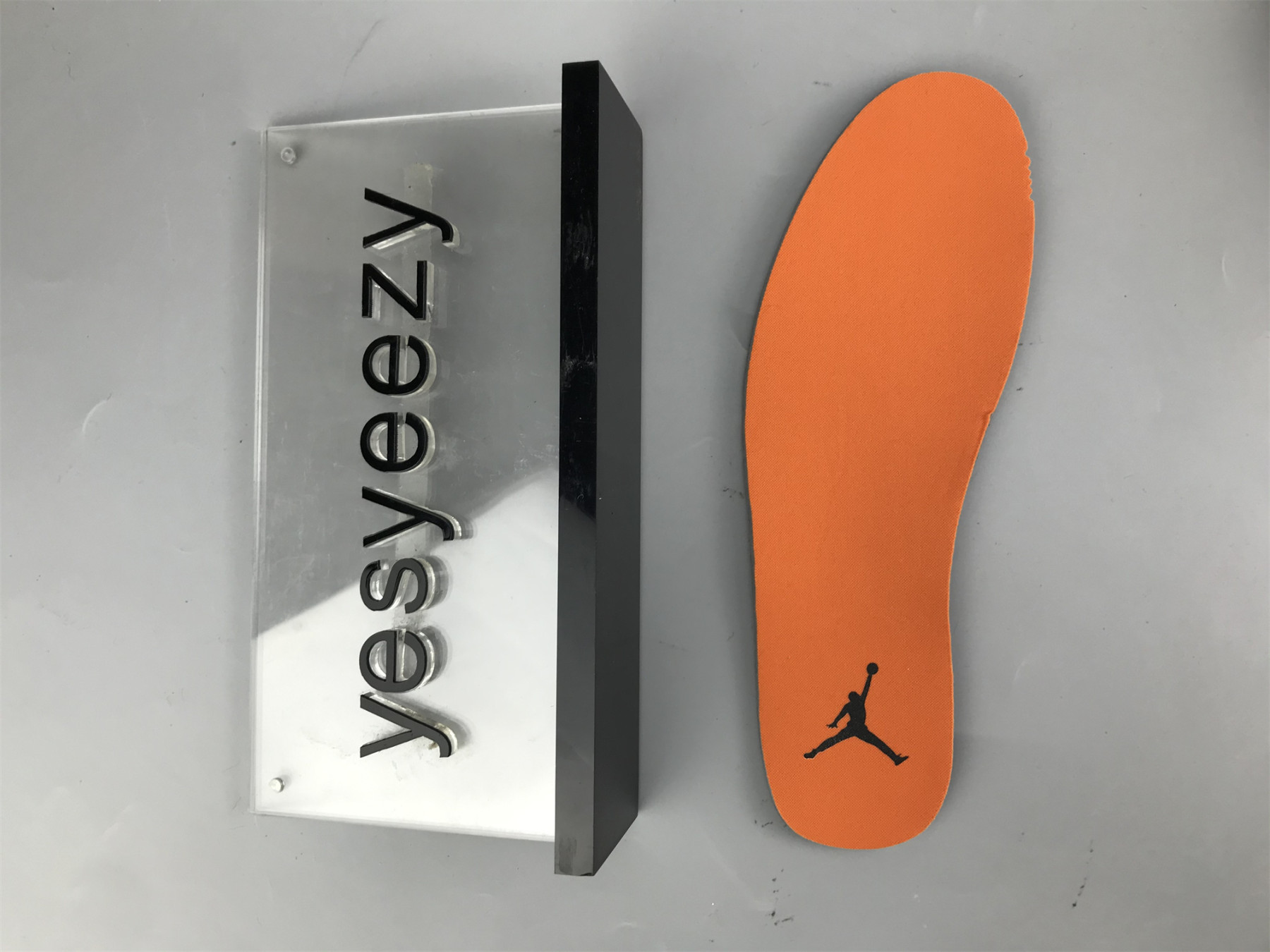 UA WMNS AIR JORDAN 4 RETRO 