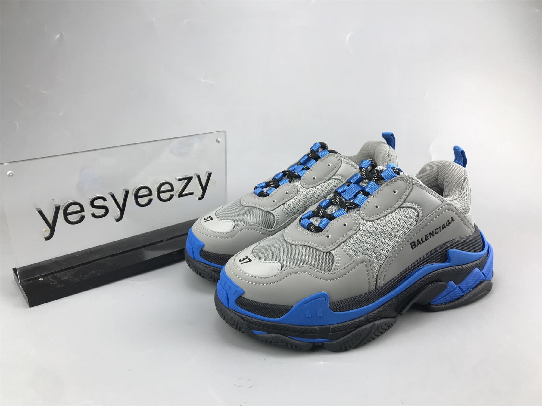 UA TRIPLE S CLEAR SOLE ASH ROYAL