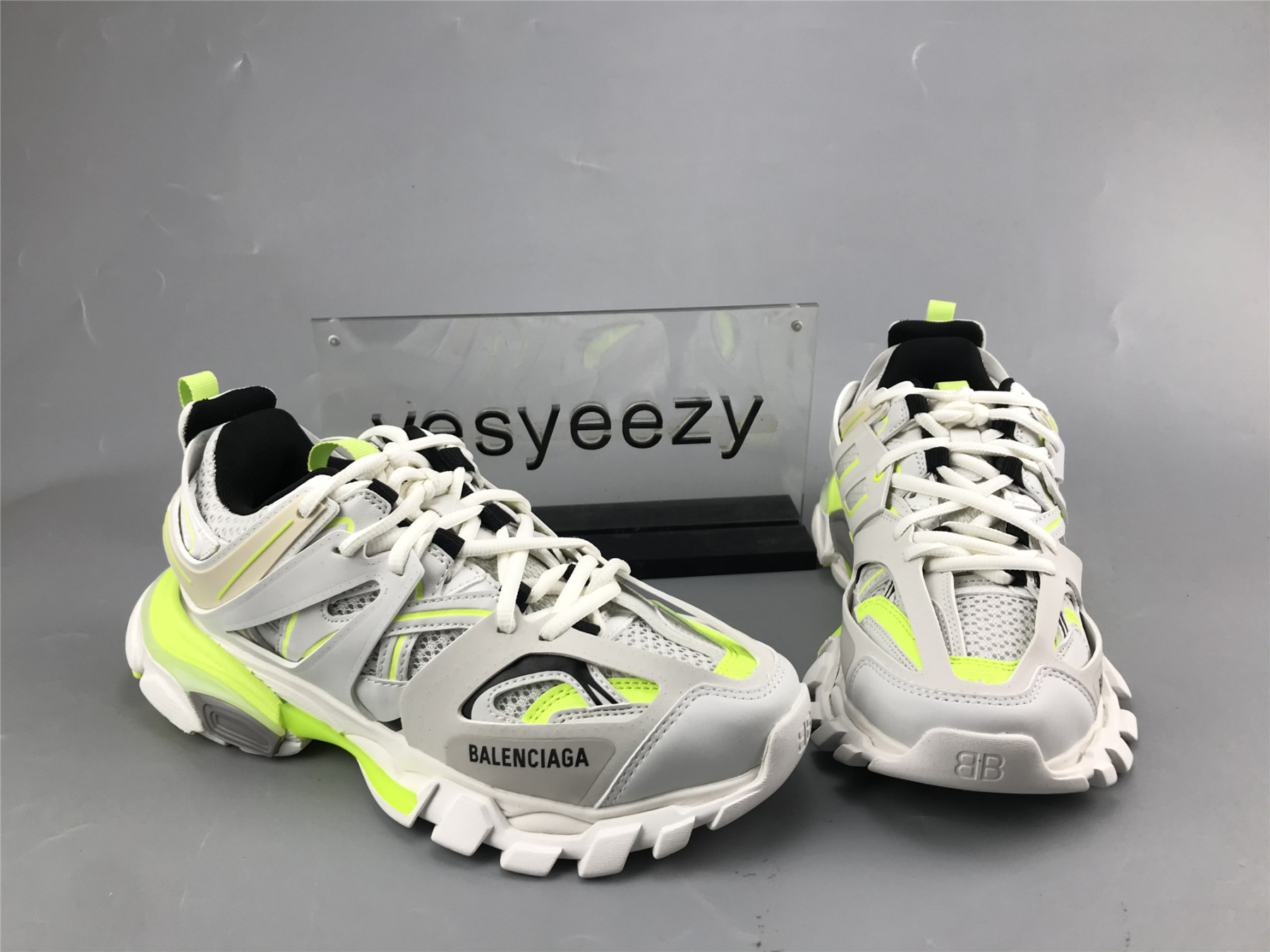 UA TRACK SNEAKER WHITE FLUORESCENT YELLOW