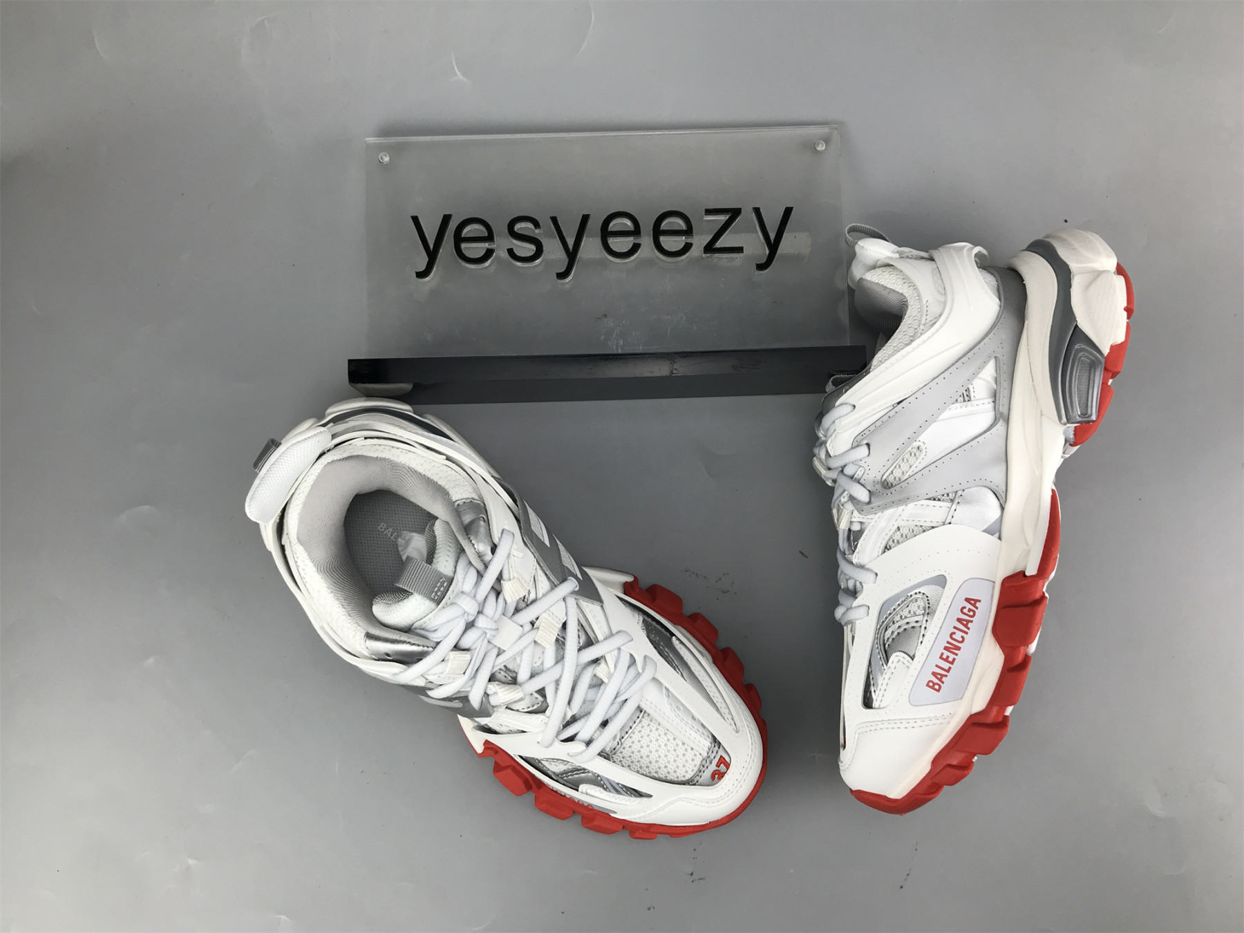 UA TRACK SNEAKER WHITE GREY RED