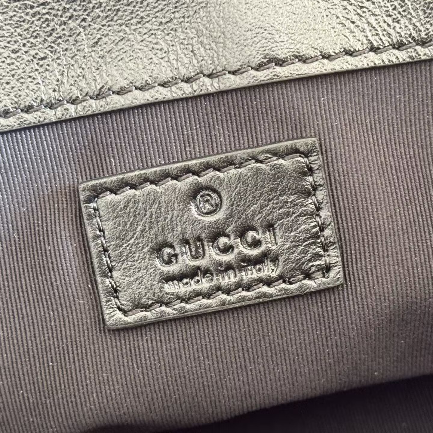 Gucci GG Marmont Small Shoulder Bag 23x17x9cm