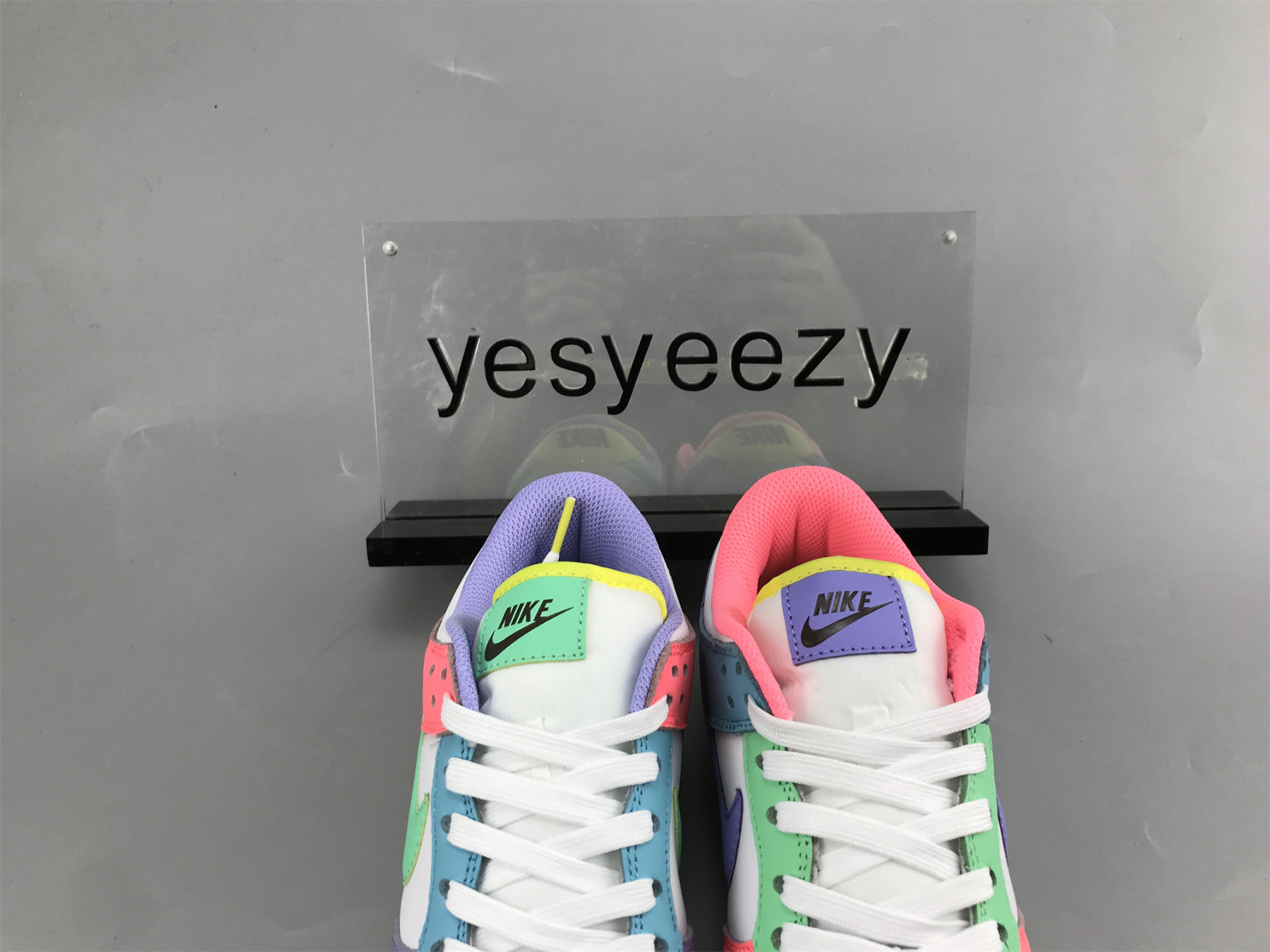 UA WMNS NIKE DUNK LOW SE 