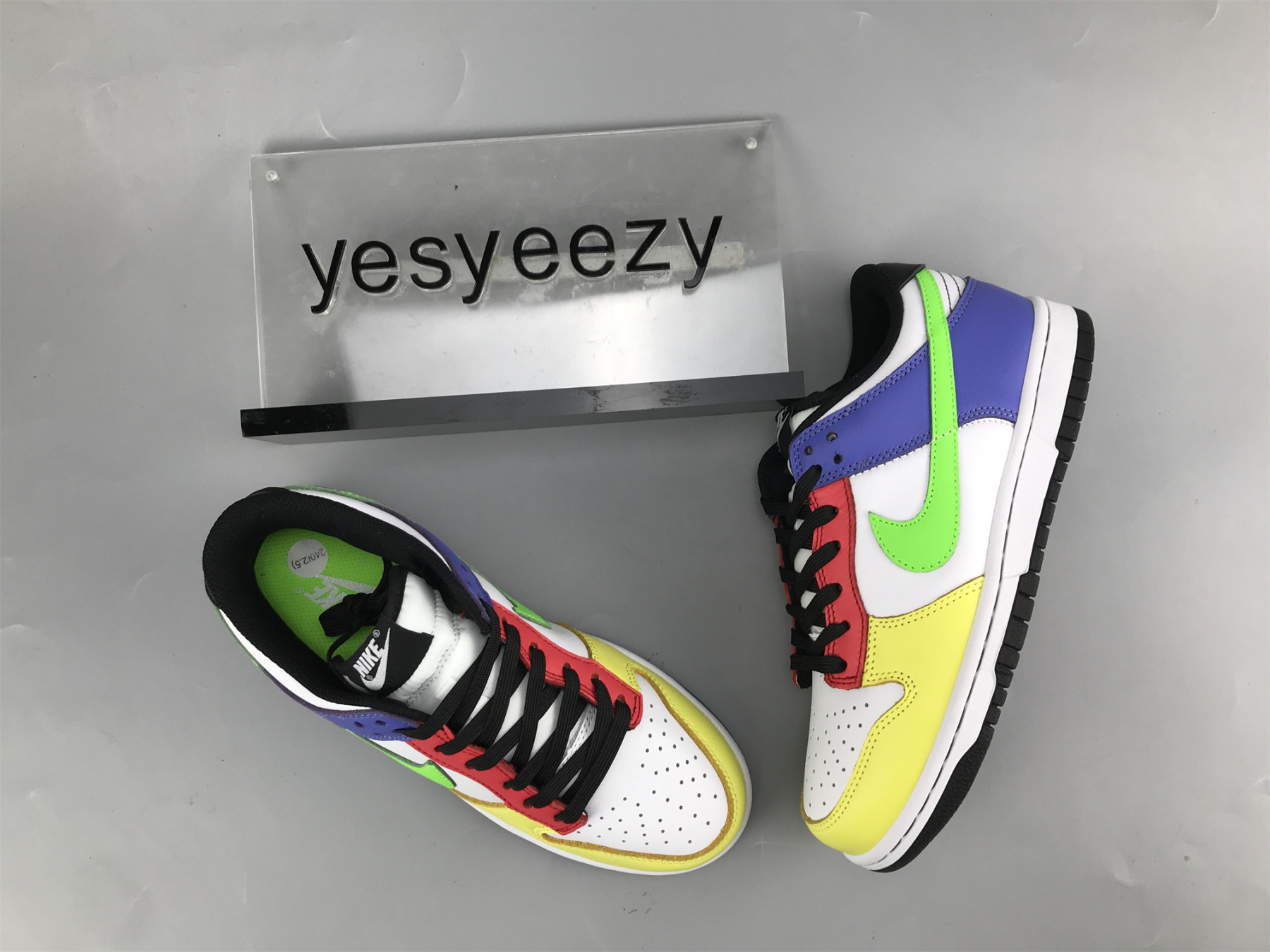 UA WMNS NIKE DUNK LOW 