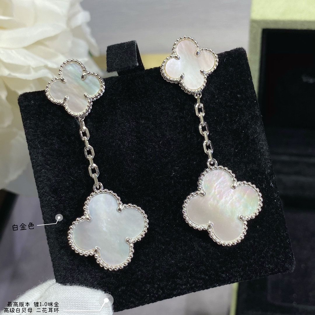 V*n Cl**f & Arpels High-grade white Fritillaria Two Flowers Earrings