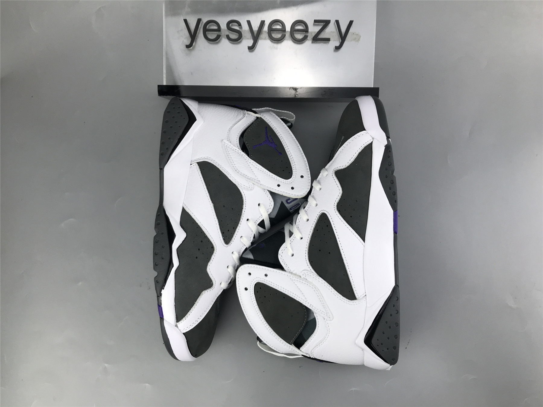 UA AIR JORDAN 7 RETRO 