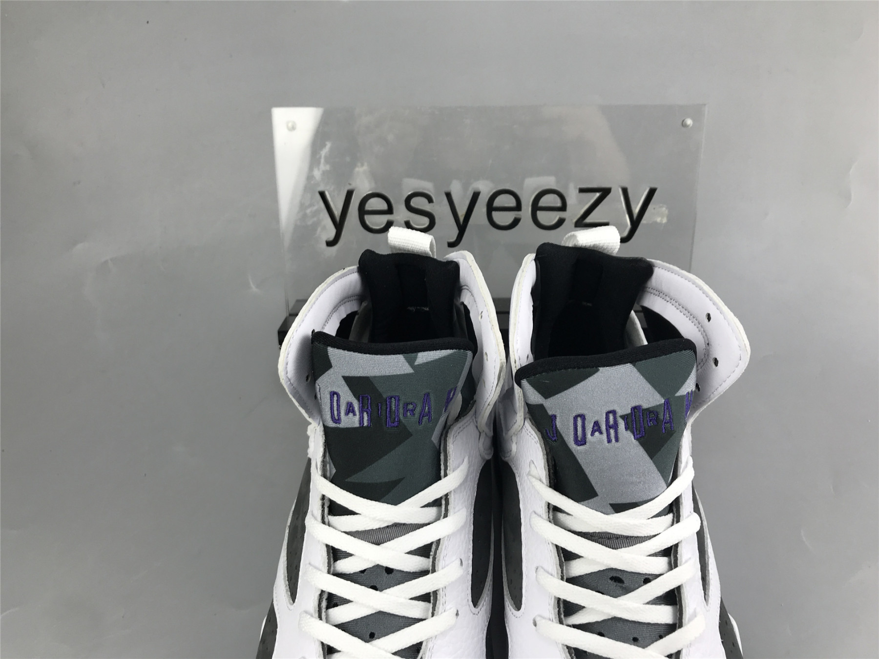 UA AIR JORDAN 7 RETRO 