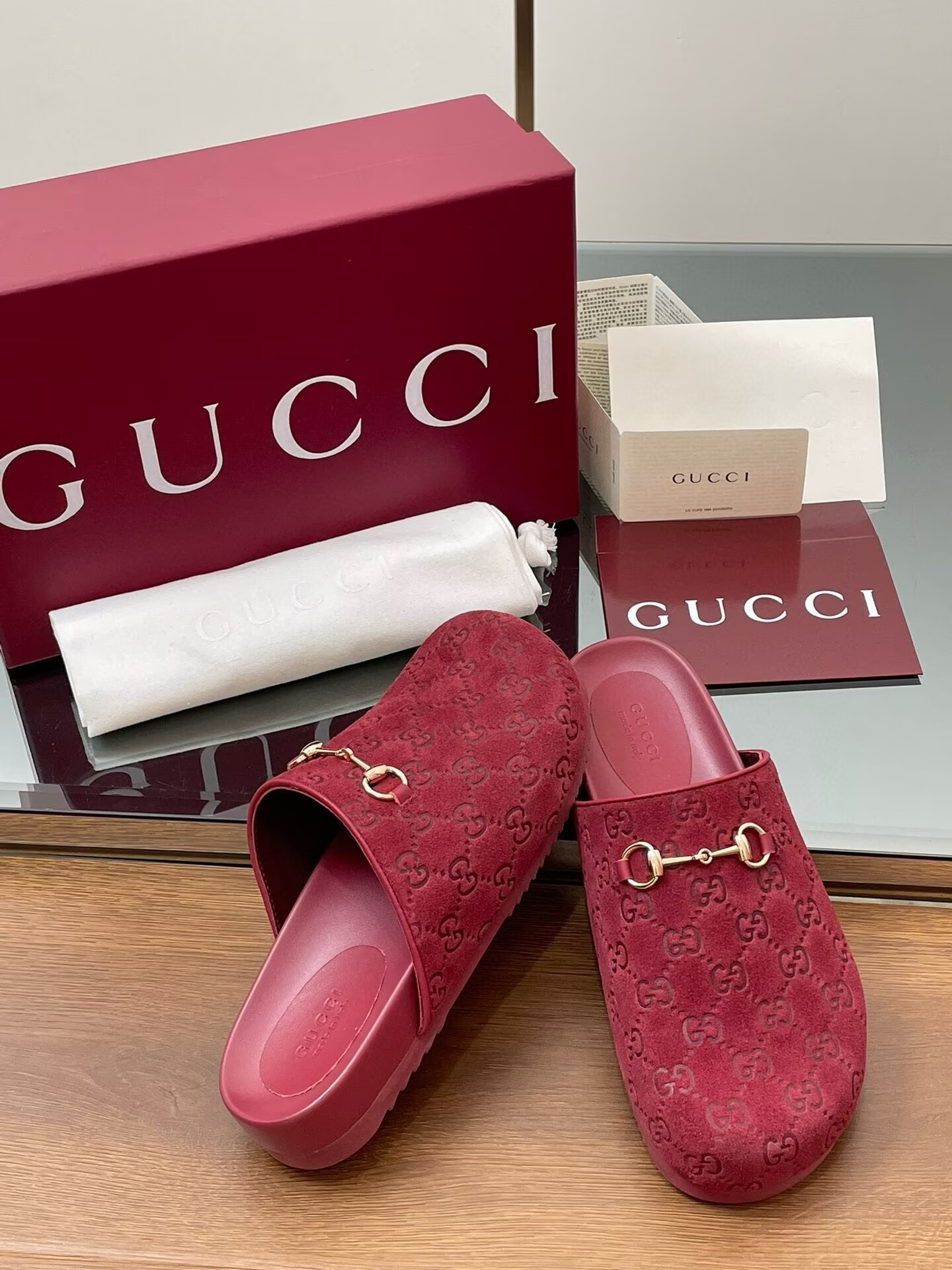 UA Gucci Women