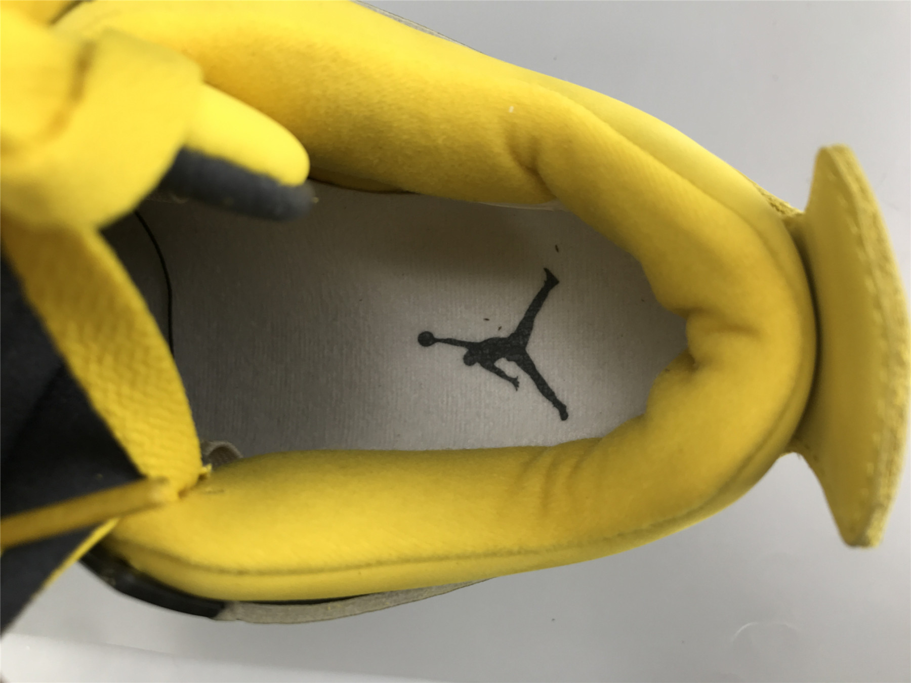 UA AIR JORDAN 4 RETRO LS 