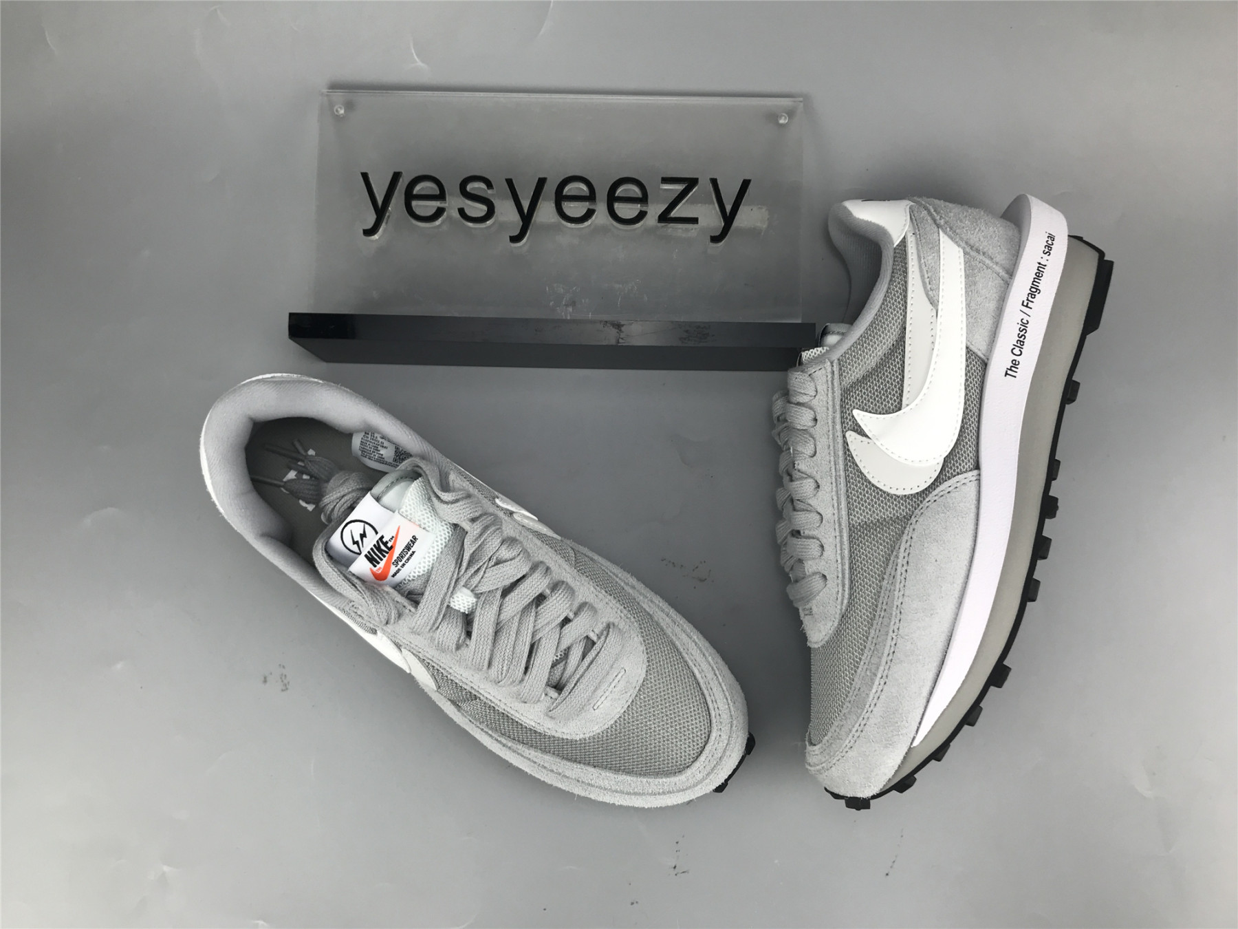 UA NIKE FRAGMENT DESIGN X SACAI X LDV WAFFLE 