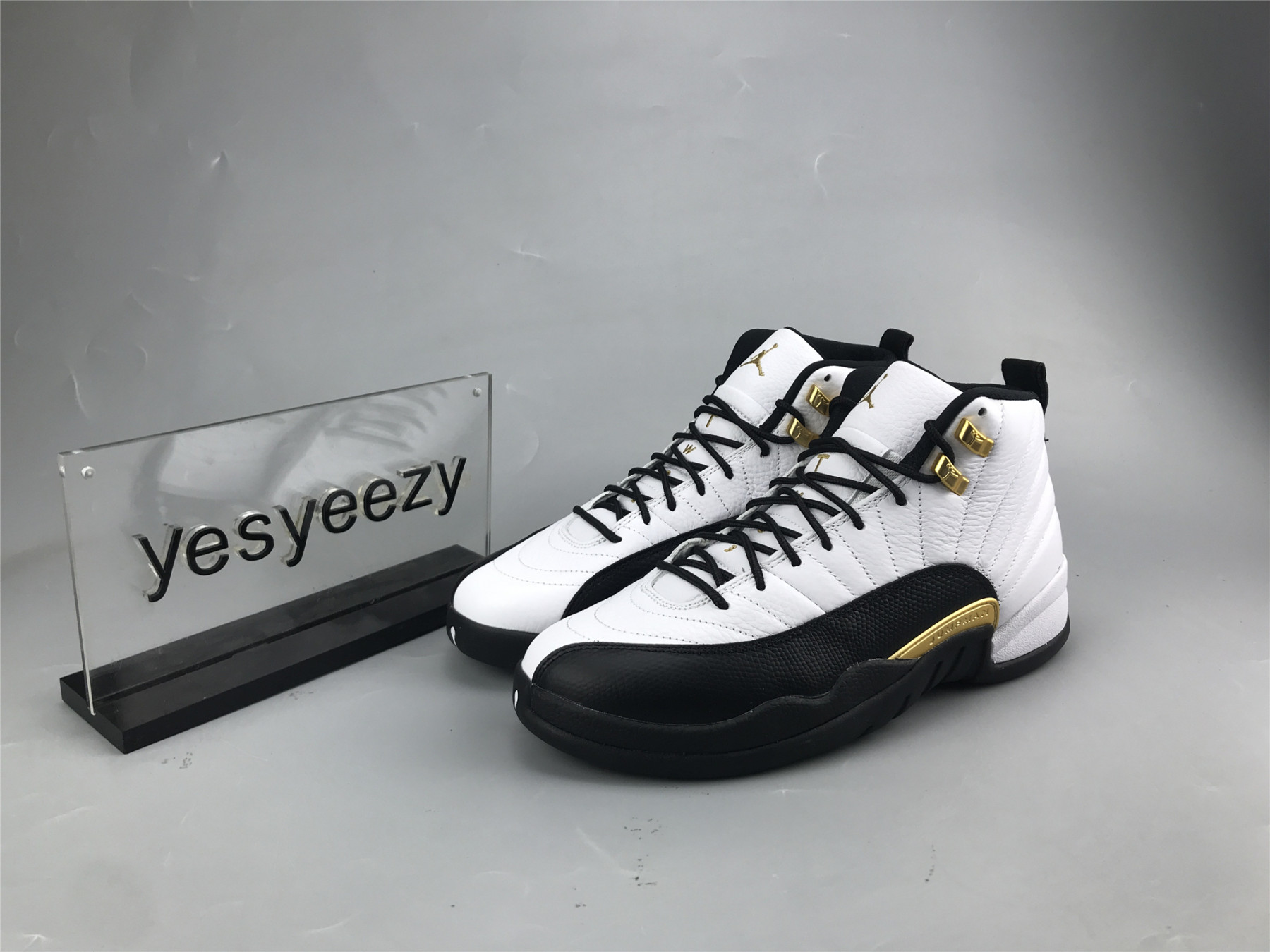 UA AIR JORDAN 12 RETRO 