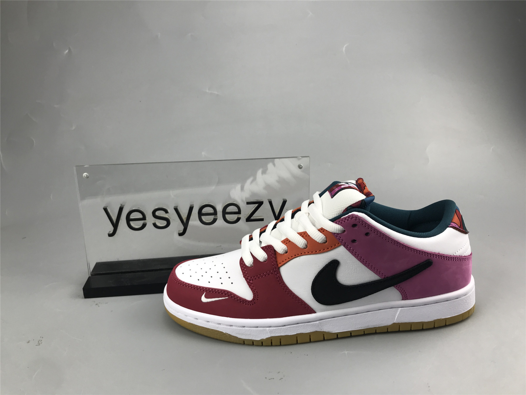 UA PARRA NIKE SB DUNK LOW 2021