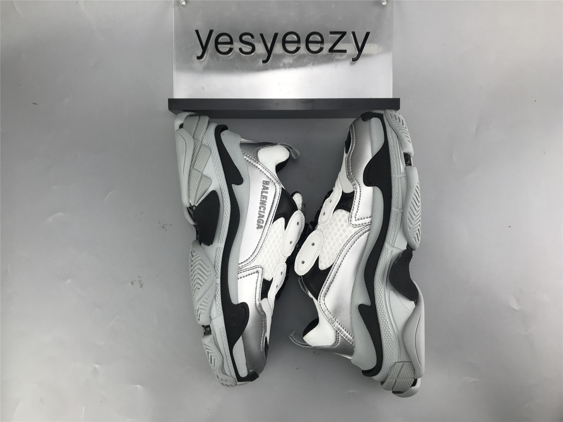 UA TRIPLE S SNEAKER GREY DARK GRAY BLACK