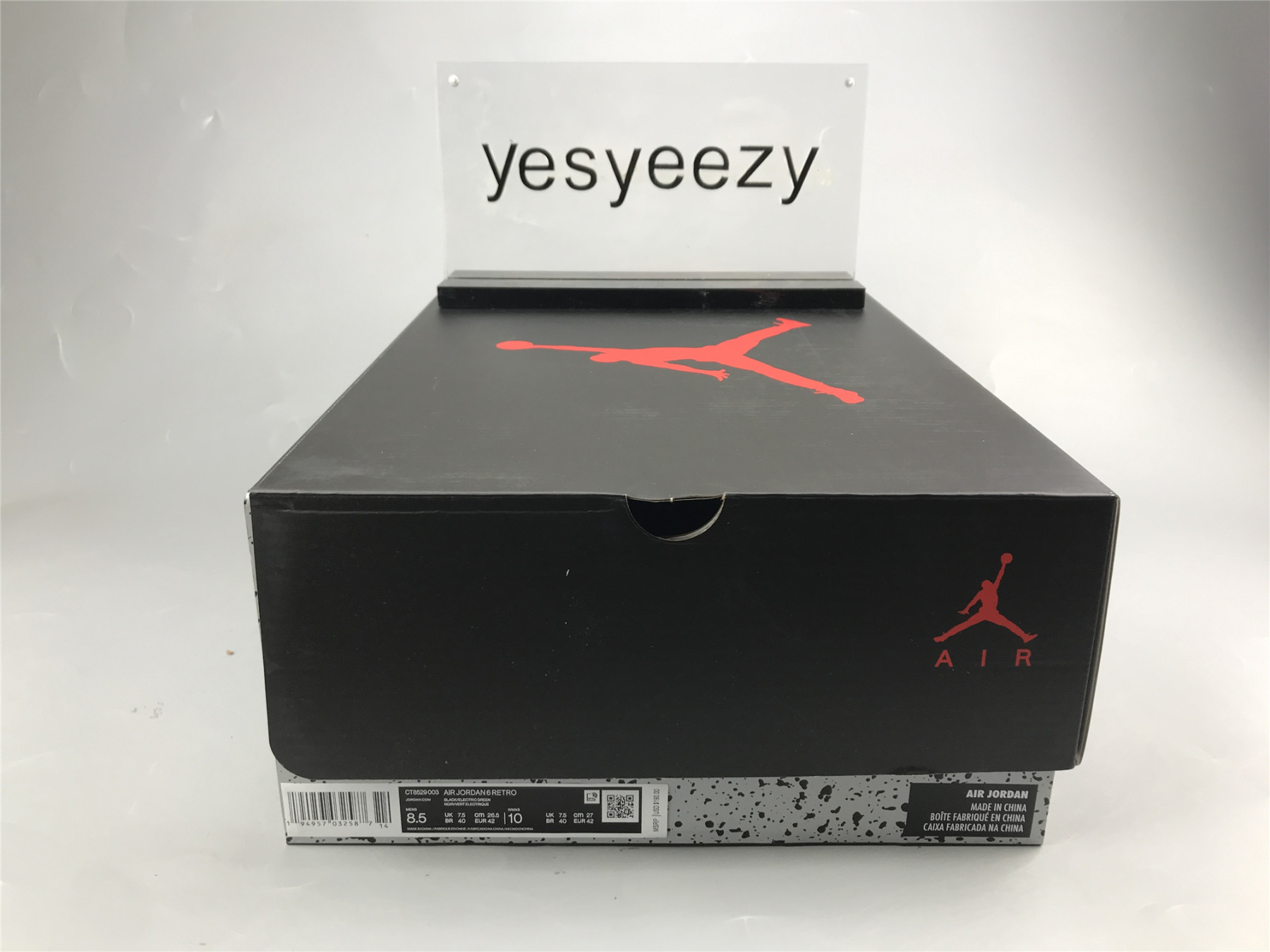 UA AIR JORDAN 6 RETRO 