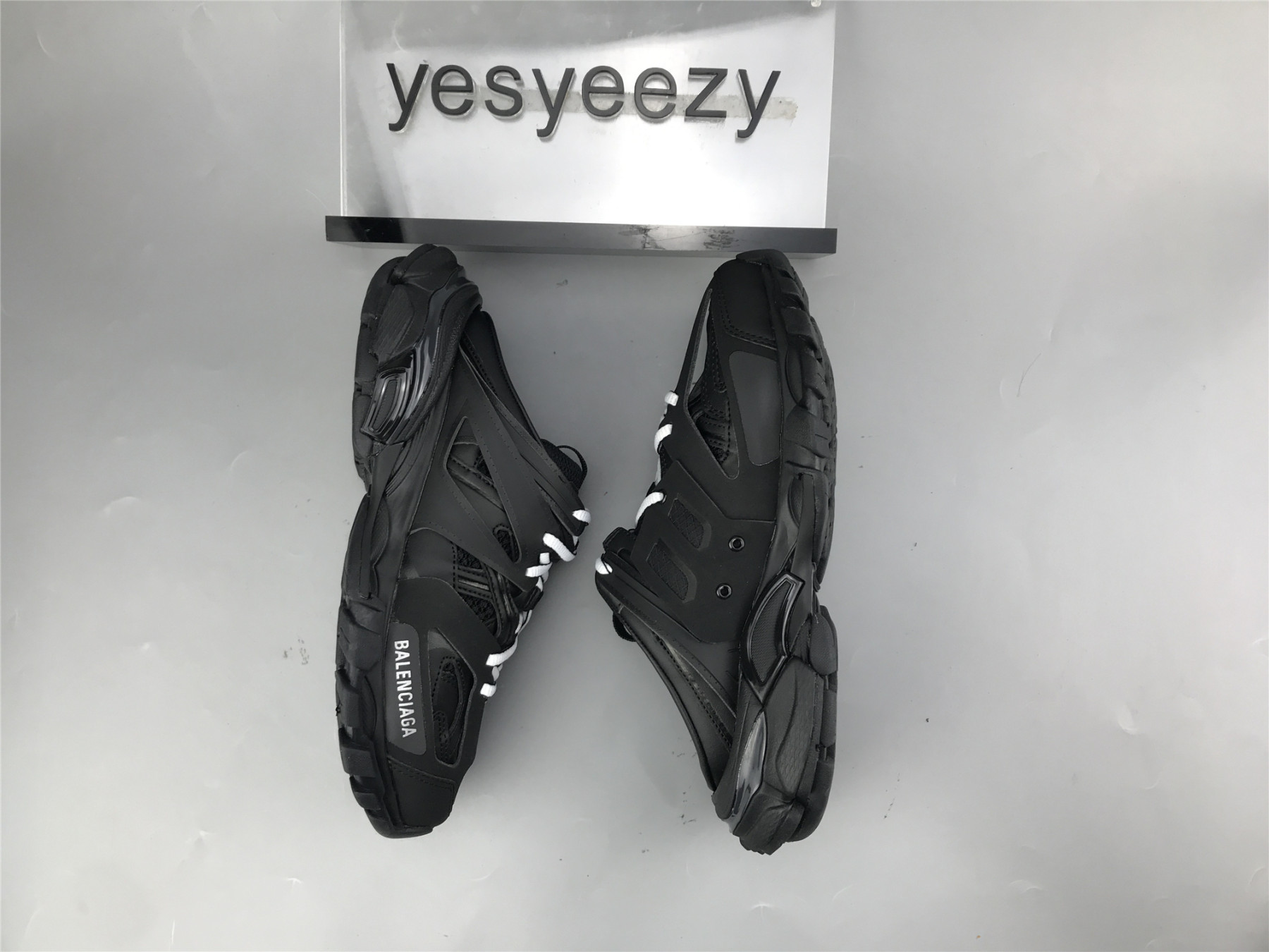 UA TRACK MULE BLACK