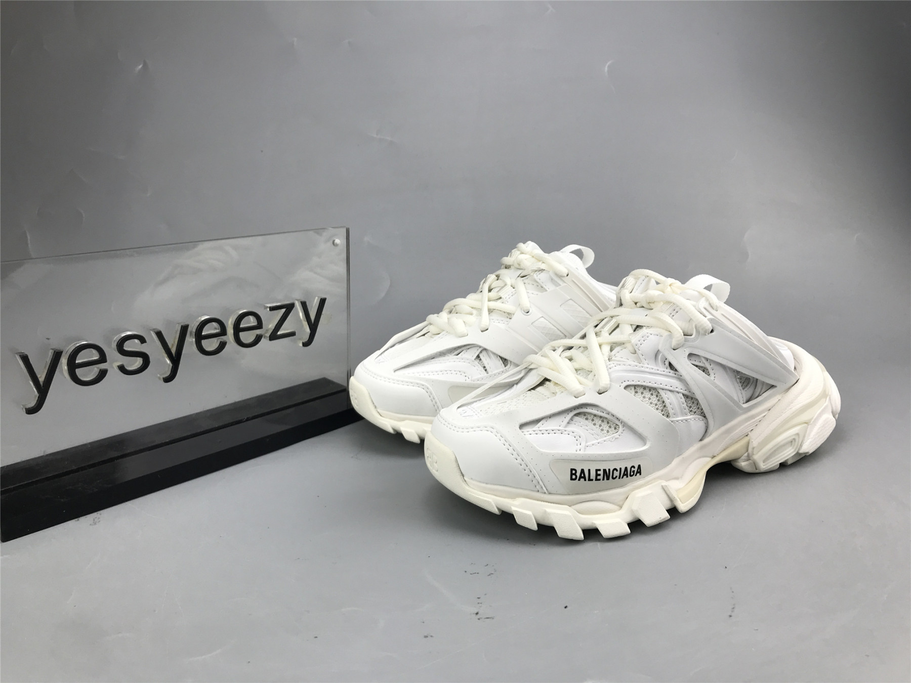 UA TRACK MULE WHITE