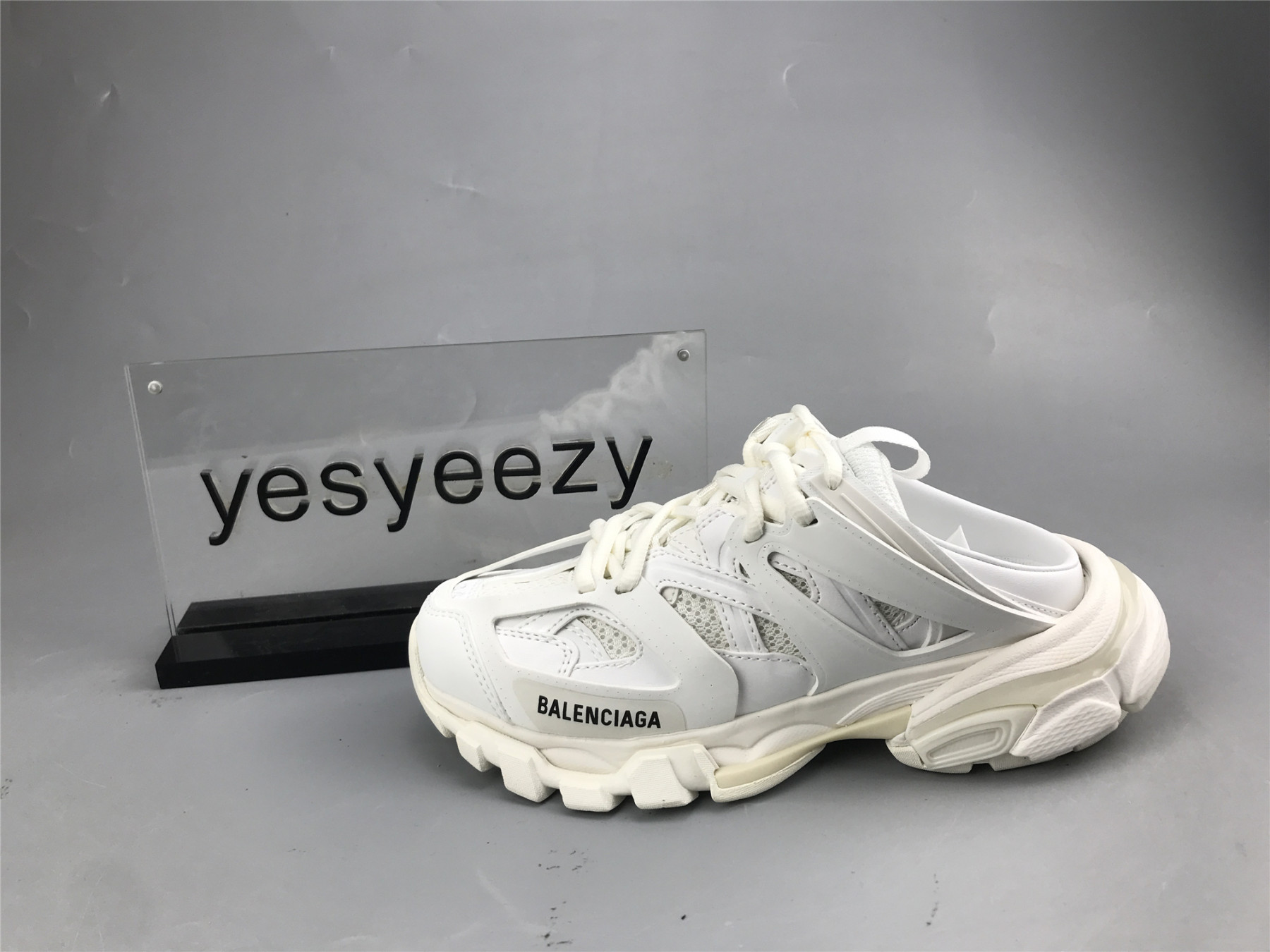 UA TRACK MULE WHITE