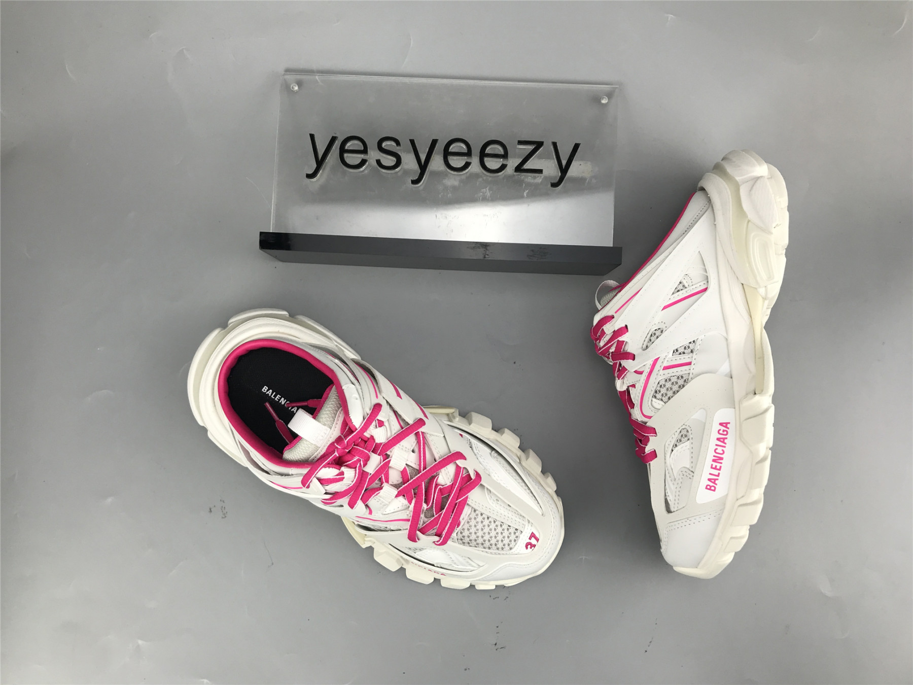 UA TRACK MULE WHITE ROSE RED