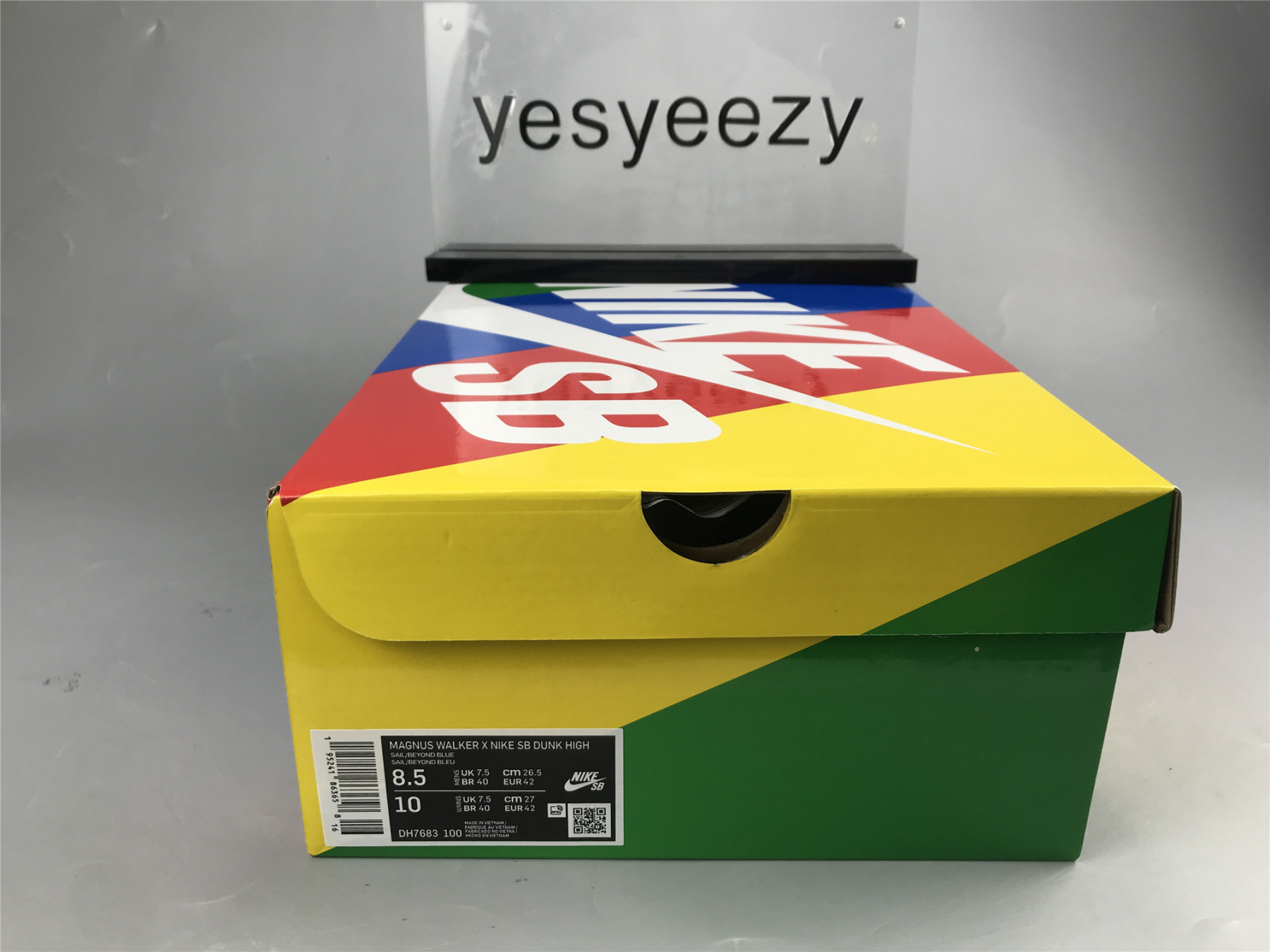 UA NIKE ISHOD WAIR X MAGNUS WALKER X DUNK HIGH PRO SB 