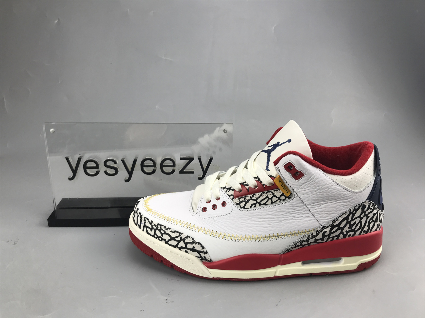 UA FRAGMENT DESIGN X AIR JORDAN 3Â