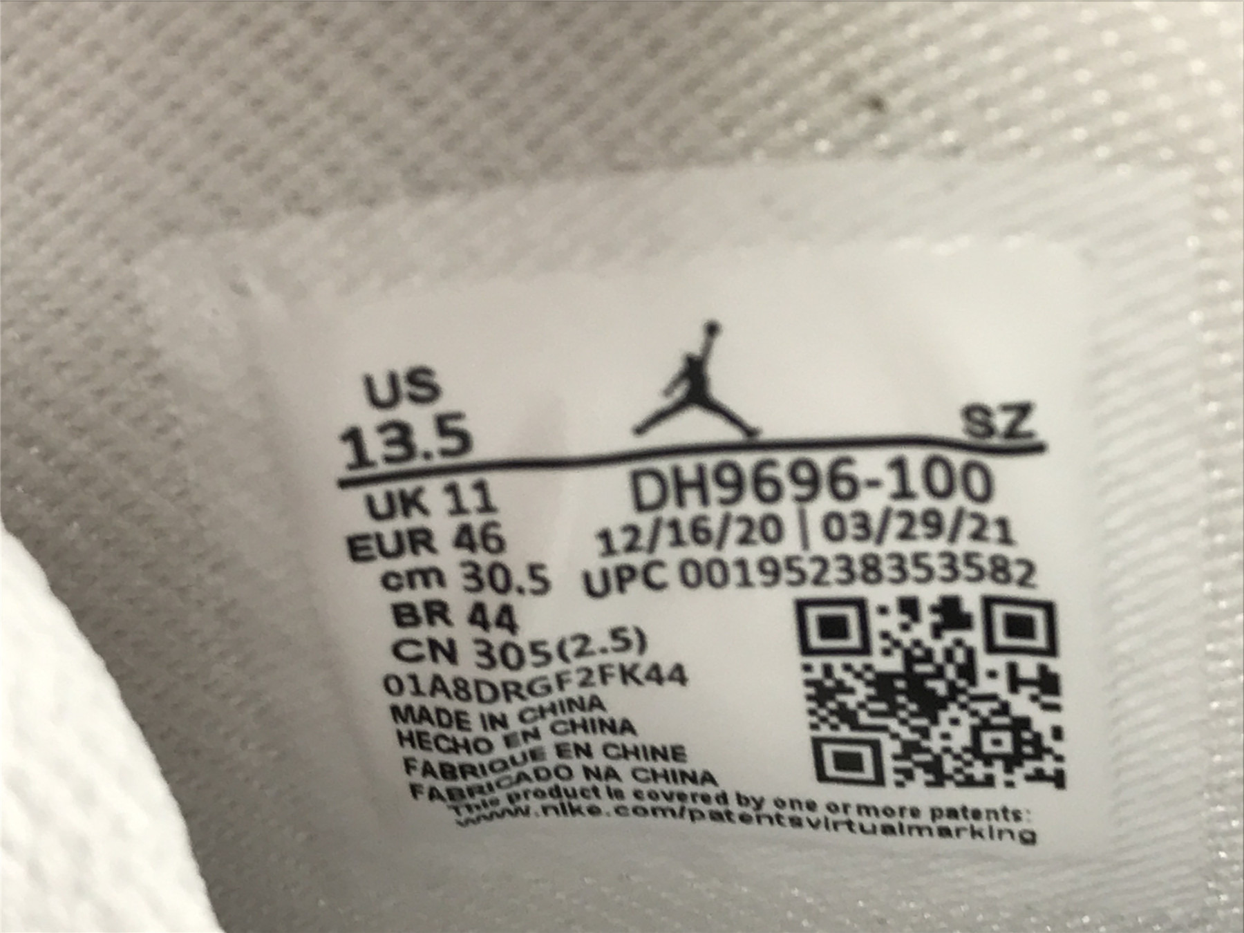 UA WMNS AIR JORDAN 6 RETRO 