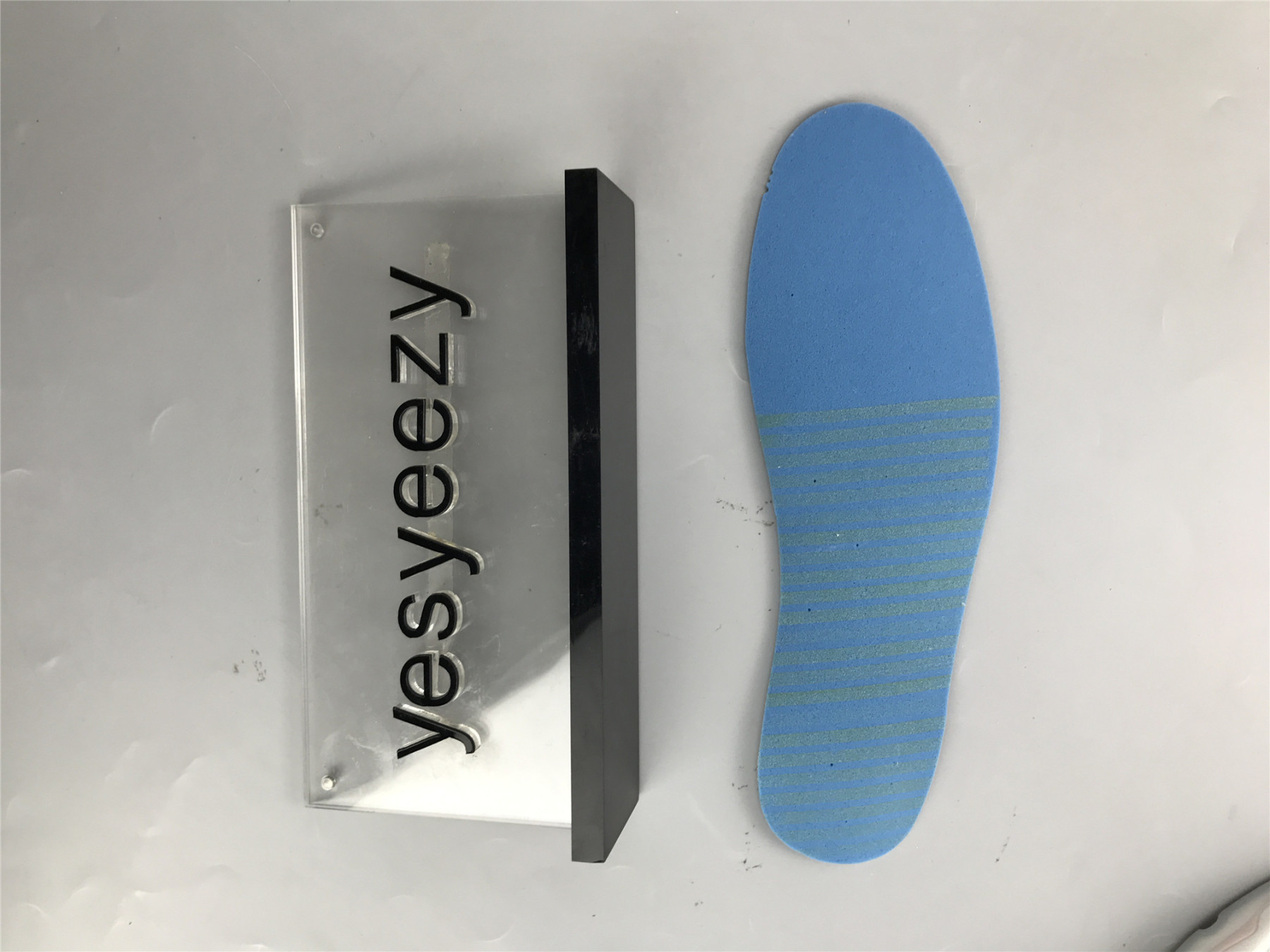 UA WMNS AIR JORDAN 6 RETRO 