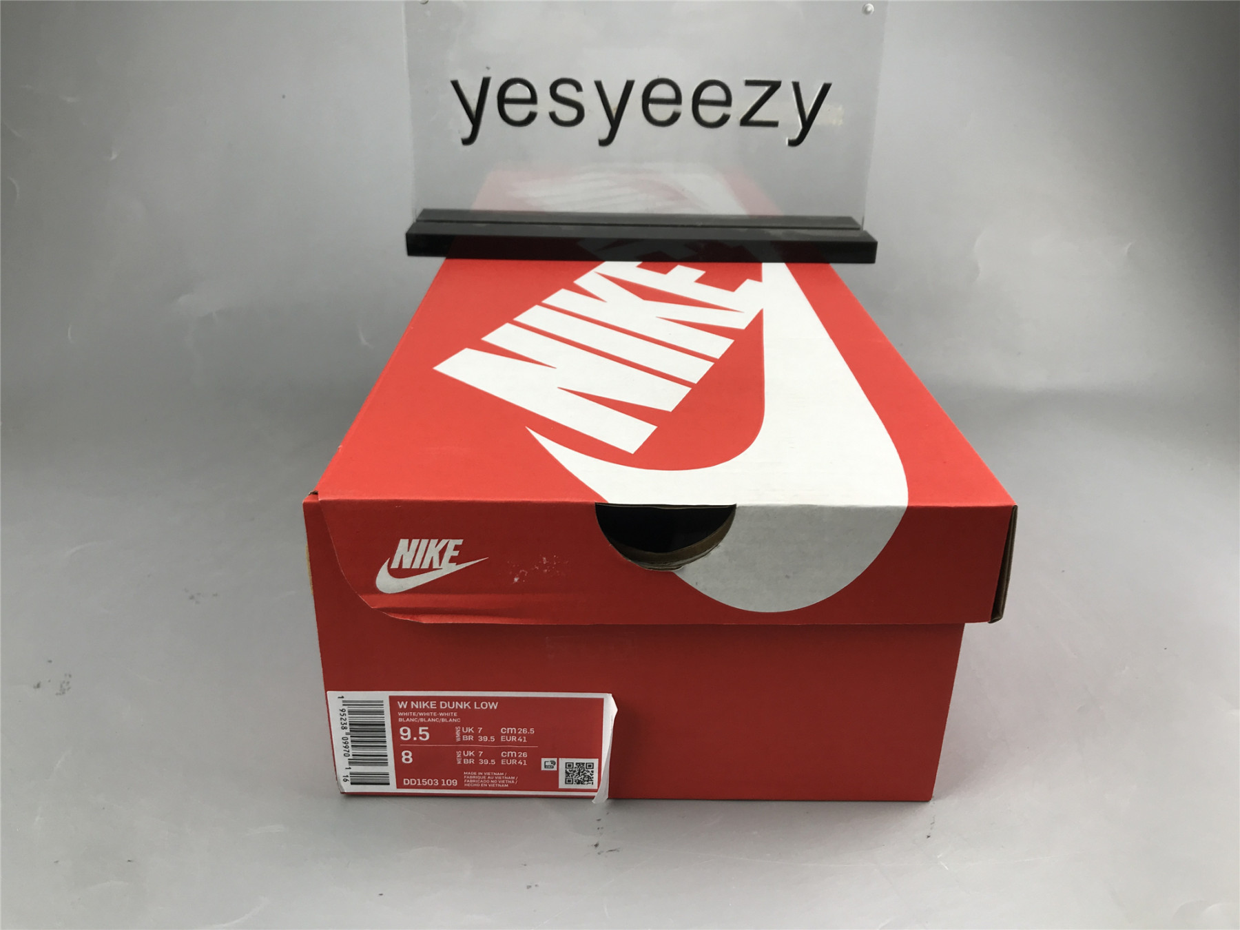 UA NIKE WMNS DUNK LOW 