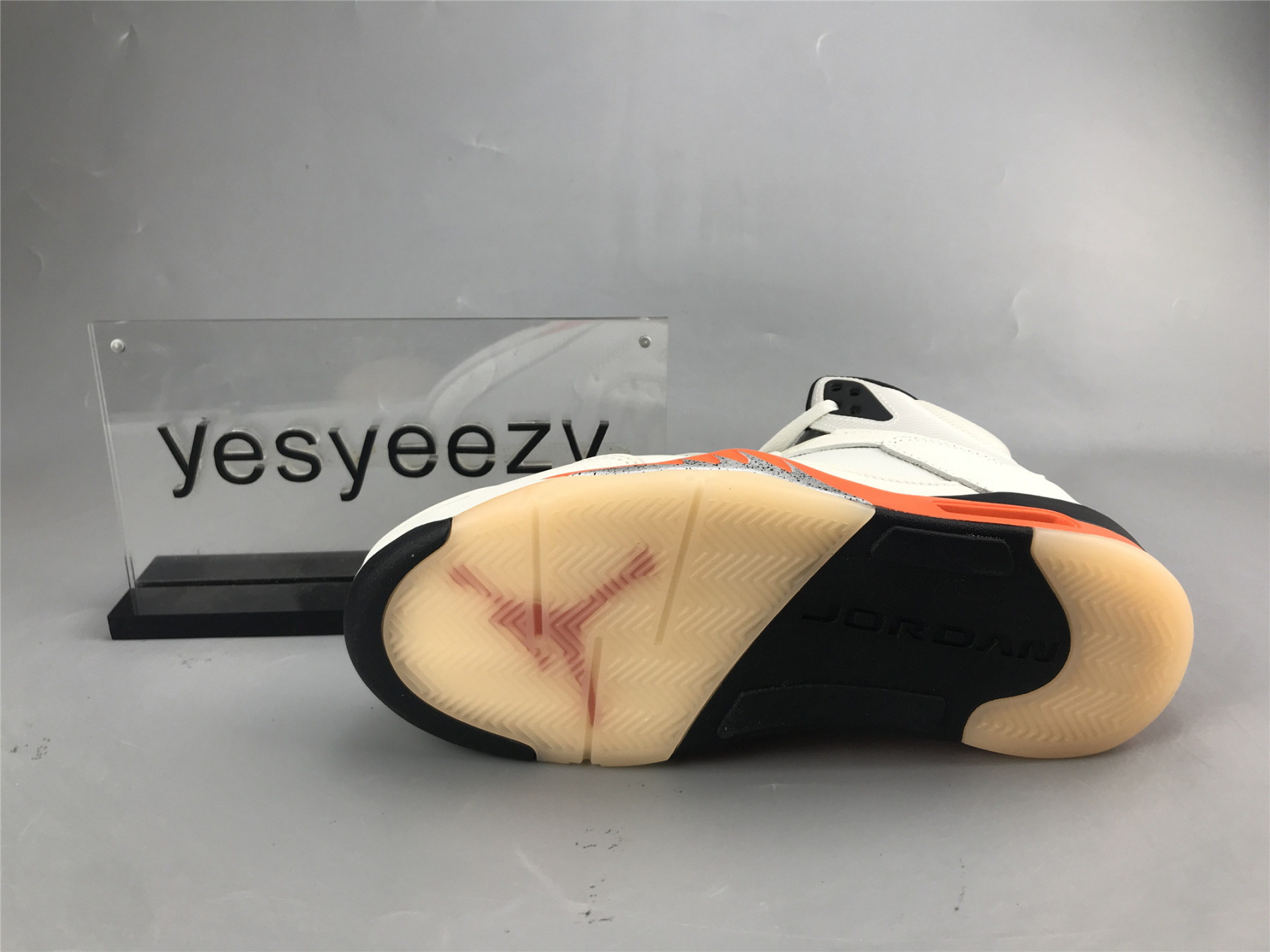 UA AIR JORDAN 5 RETRO 