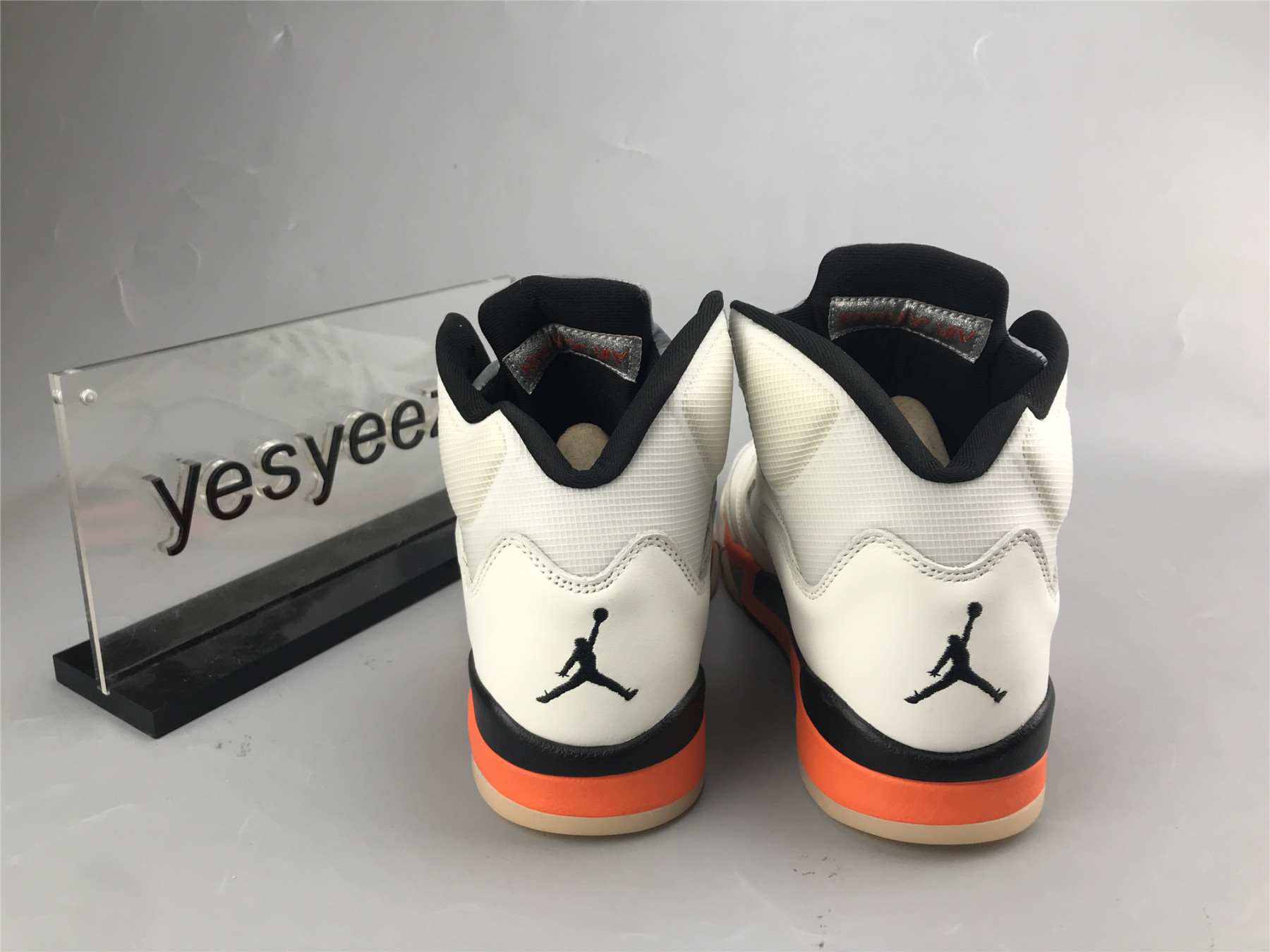 UA AIR JORDAN 5 RETRO 