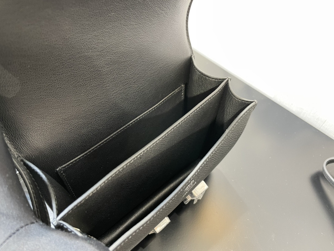 H**me5 Constance 19 Epsom Silver Hardware 7.25" x 6.25" x 2.25"