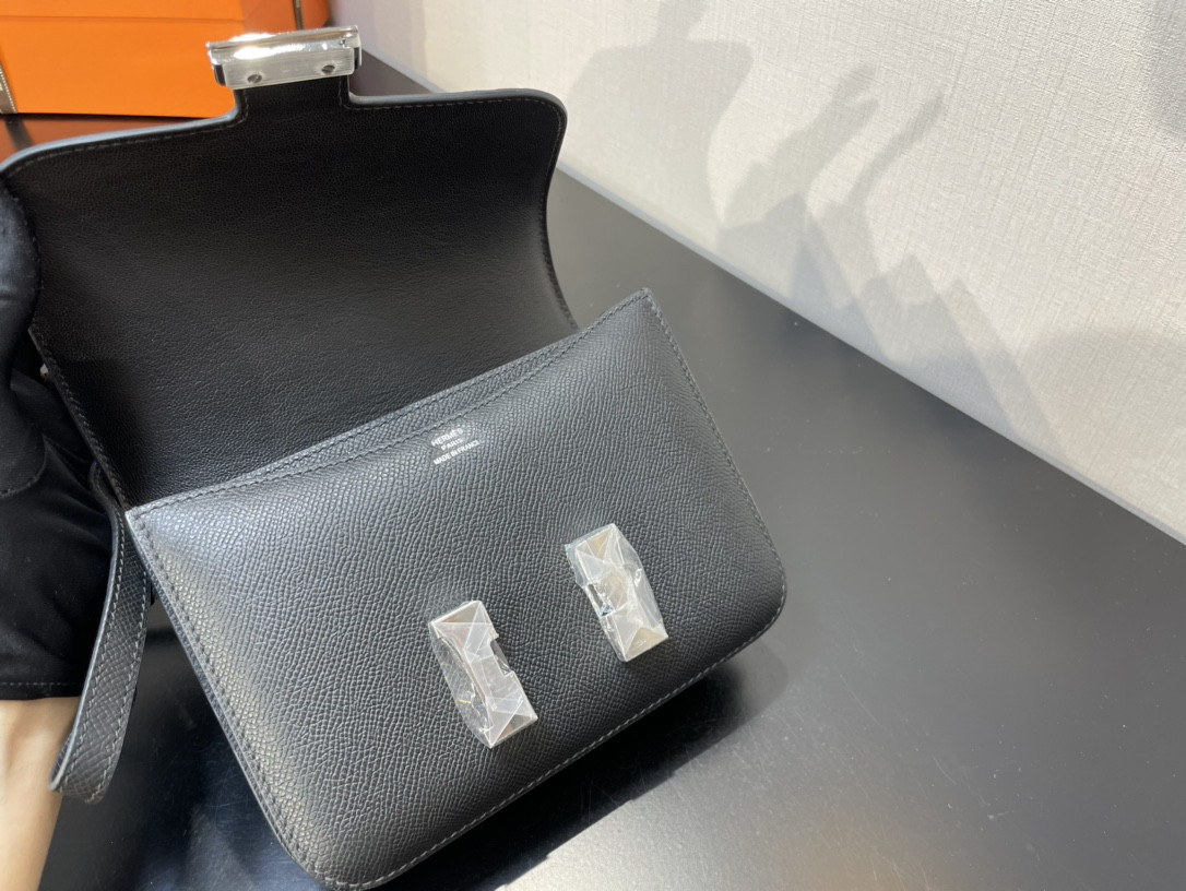 H**me5 Constance 19 Epsom Silver Hardware 7.25" x 6.25" x 2.25"