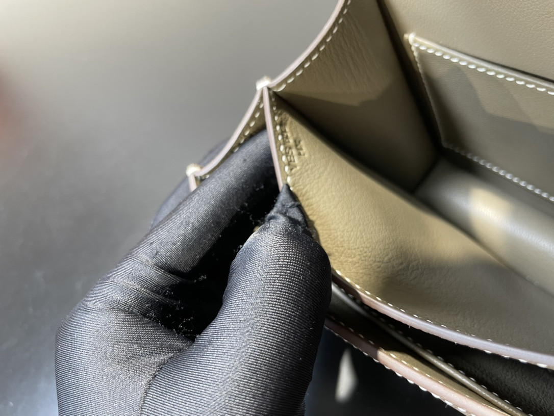 H**me5 Constance 24 Epsom leather silver hardware  9.4"x5.9"x3"