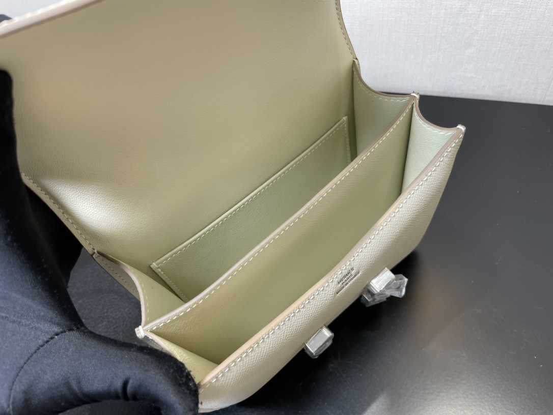 H**me5 Constance 24 White Epsom leather silver hardware 9.4"x5.9"x3"