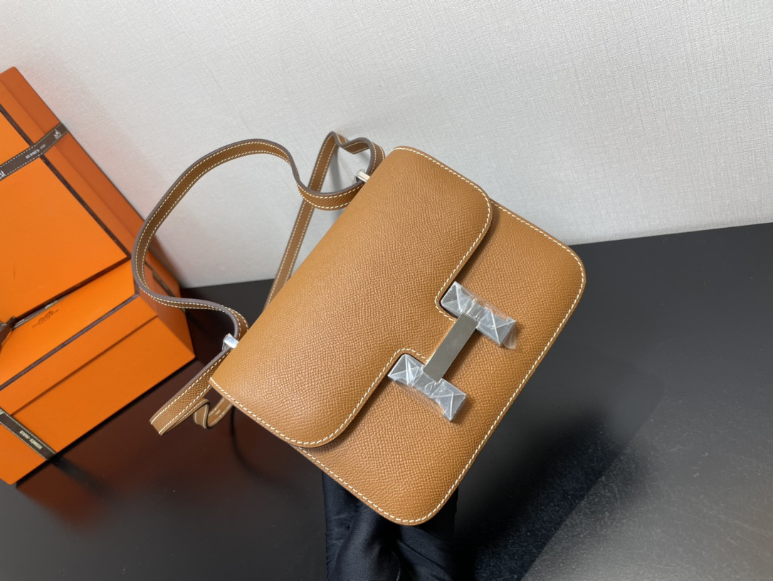 H**me5 Constance 19 Epsom Silver Hardware 7.25" x 6.25" x 2.25"