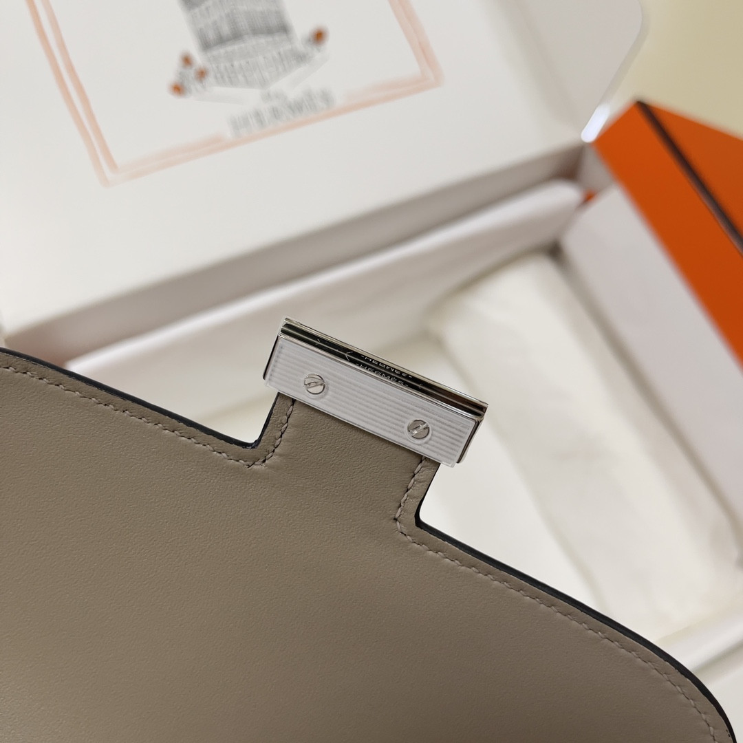 H**me5 Constance 19 Epsom Silver Hardware 7.25" x 6.25" x 2.25"